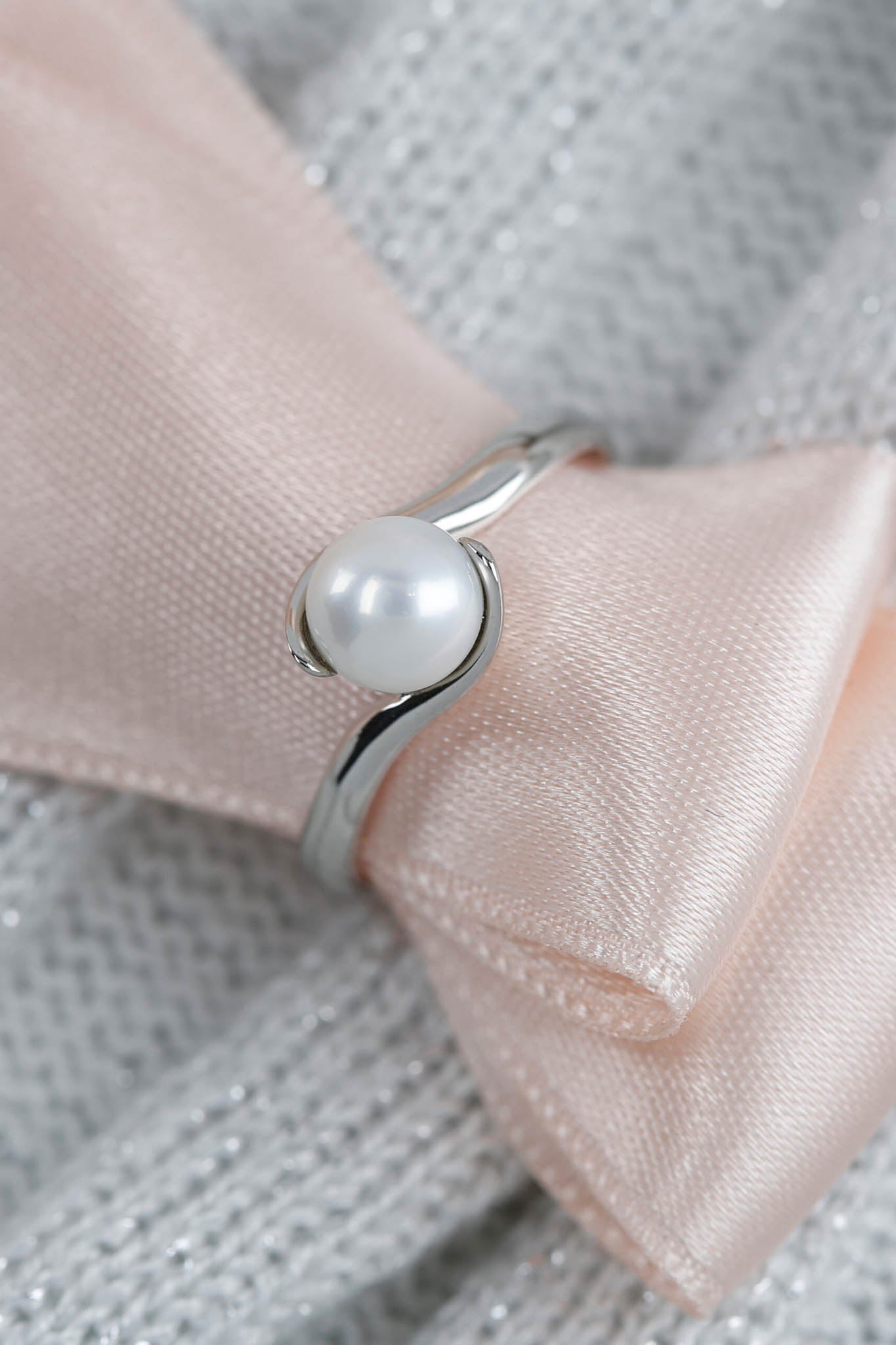 Lily helmisormus 6mm valkokultainen 16,0