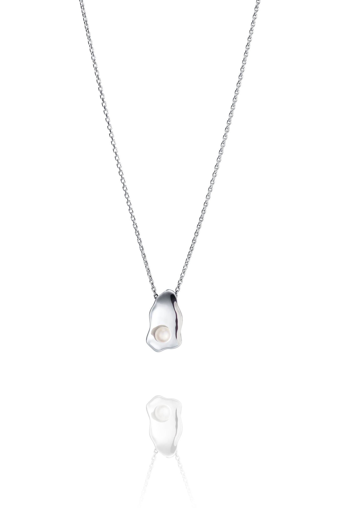 Efva Attling Oyster Necklace hopeinen kaulakoru
