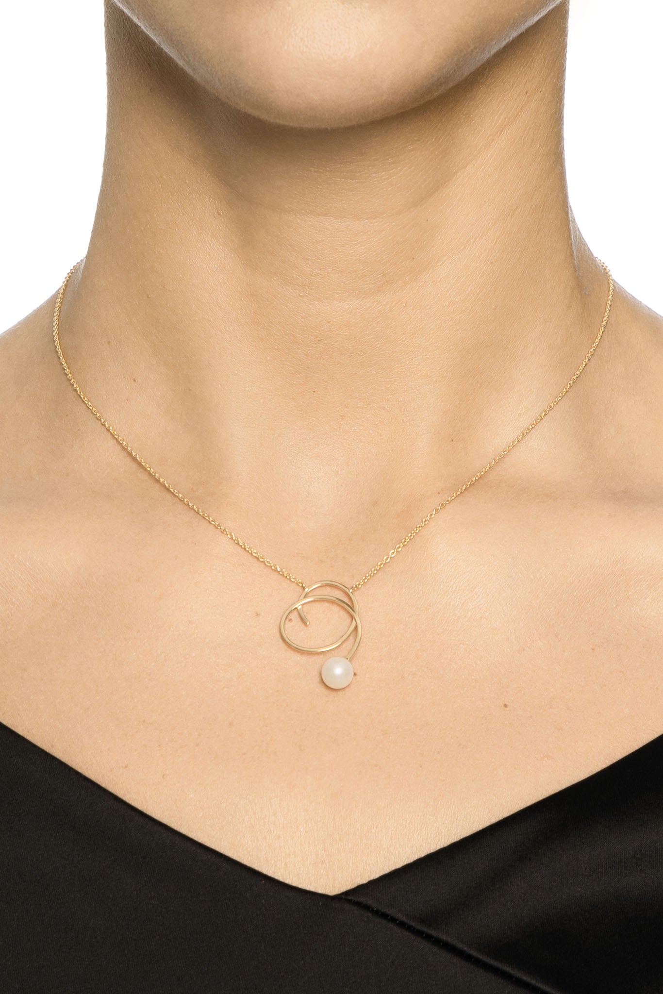 Efva Attling Little Curly Pearly Necklace kultainen kaulakoru Säädettävä:42/45cm