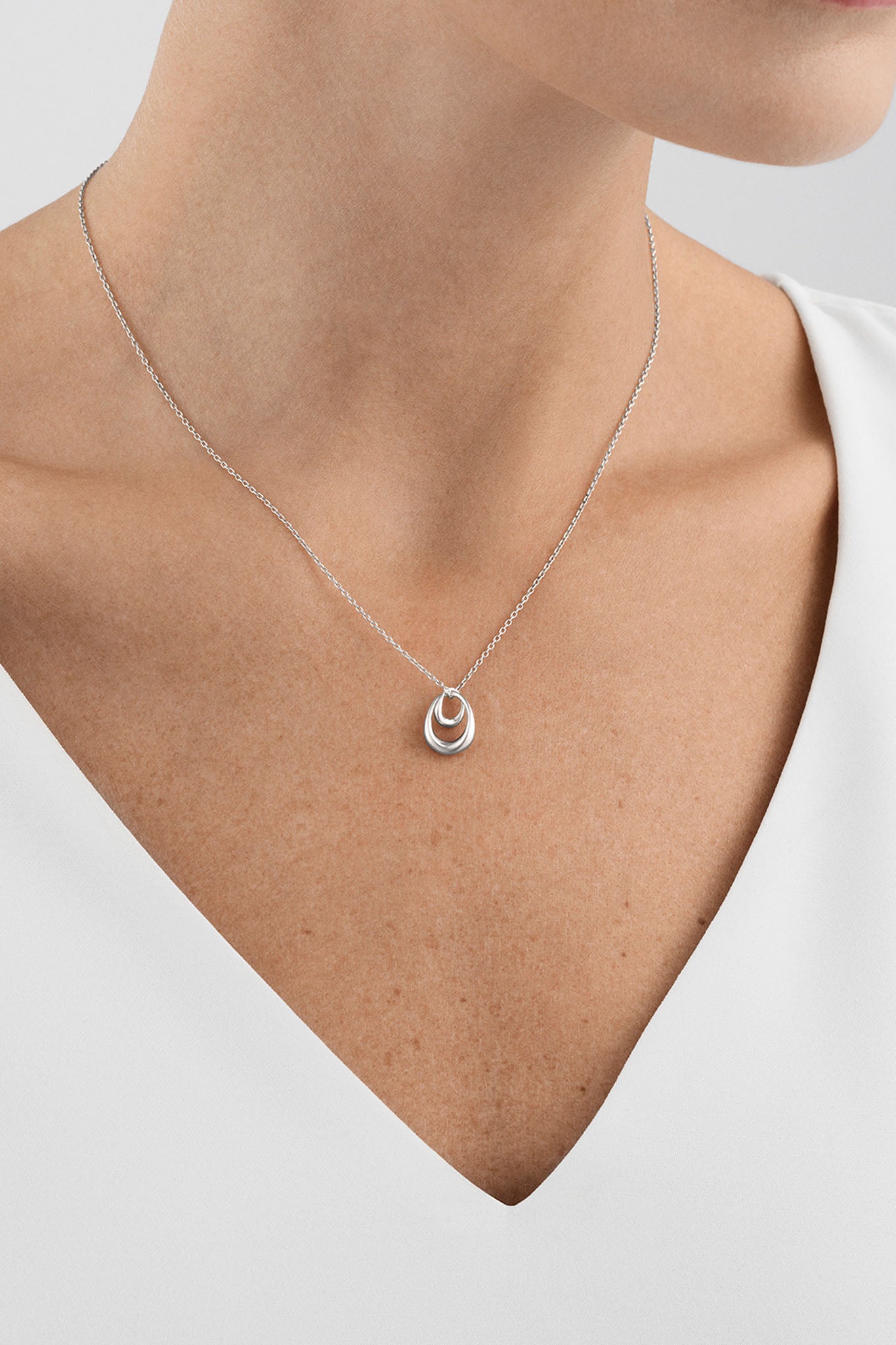 Georg Jensen Offspring small hopeinen kaulakoru 45cm