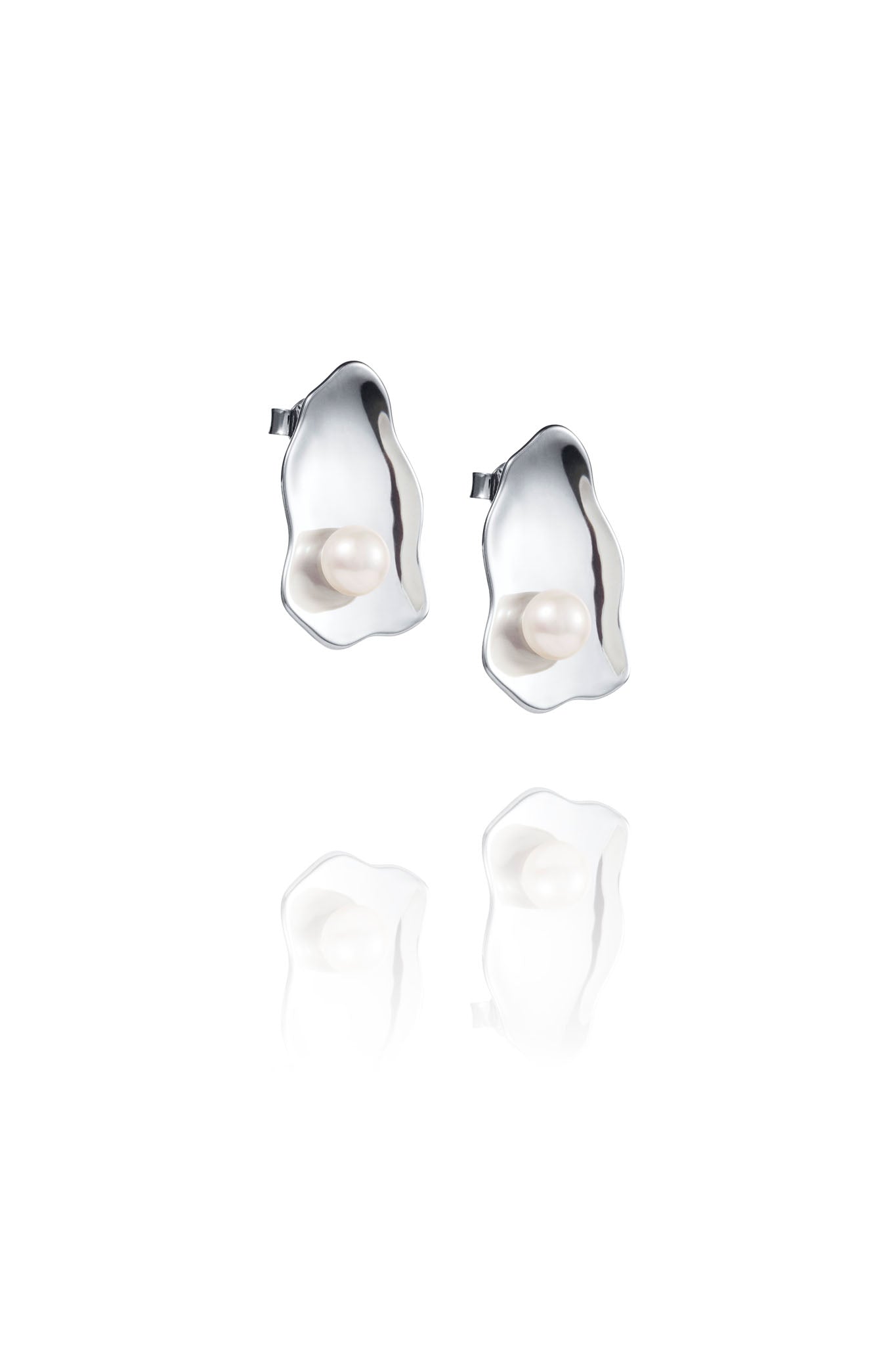 Efva Attling Oyster Ear hopeiset korvakorut