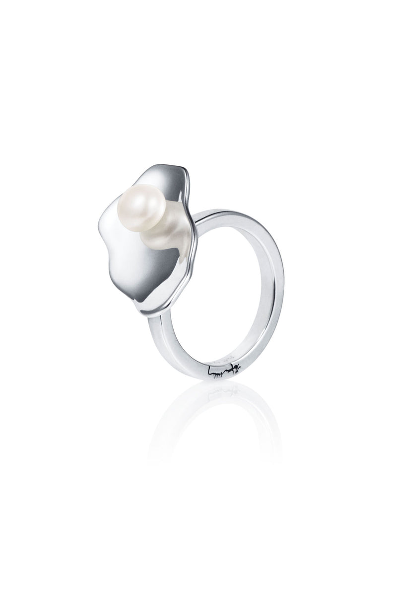 Efva Attling Oyster Ring hopeinen sormus 13-100-02136 tuotekuva