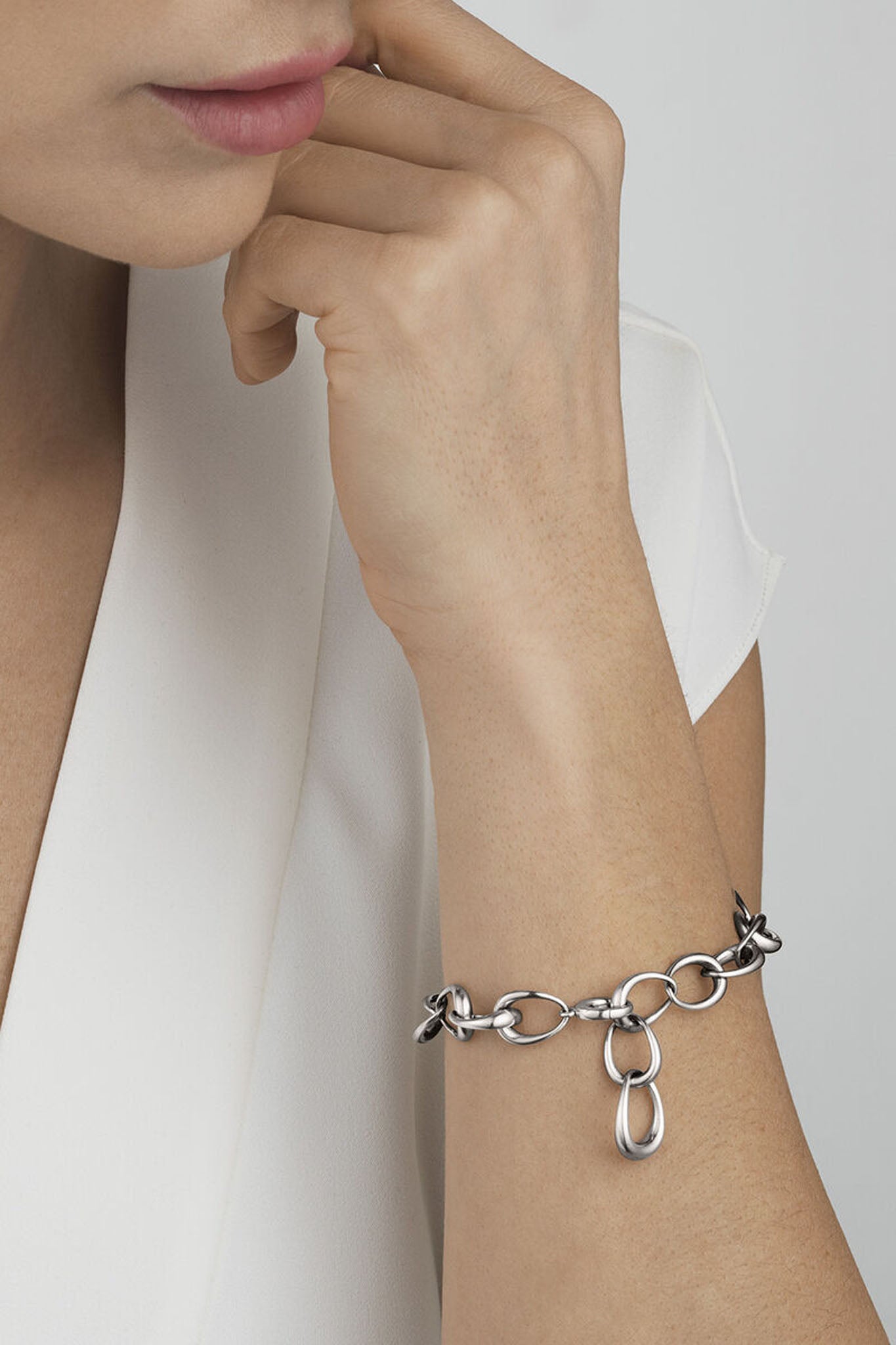 Georg Jensen Offspring hopeinen rannekoru 18cm