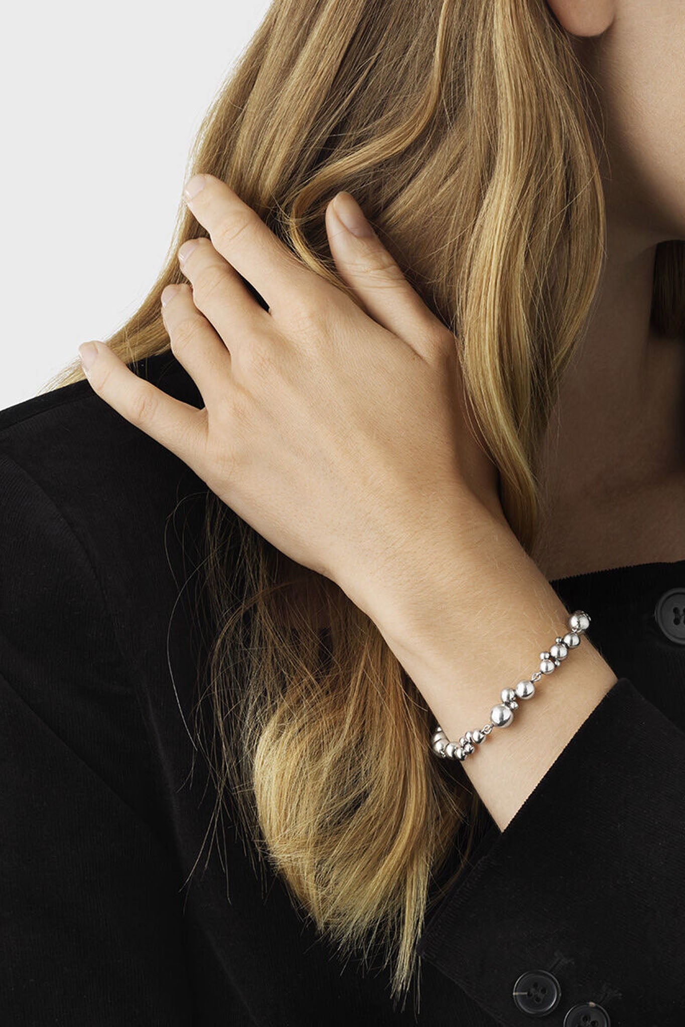 Georg Jensen Moonlight Grapes hopeinen rannekoru 21cm