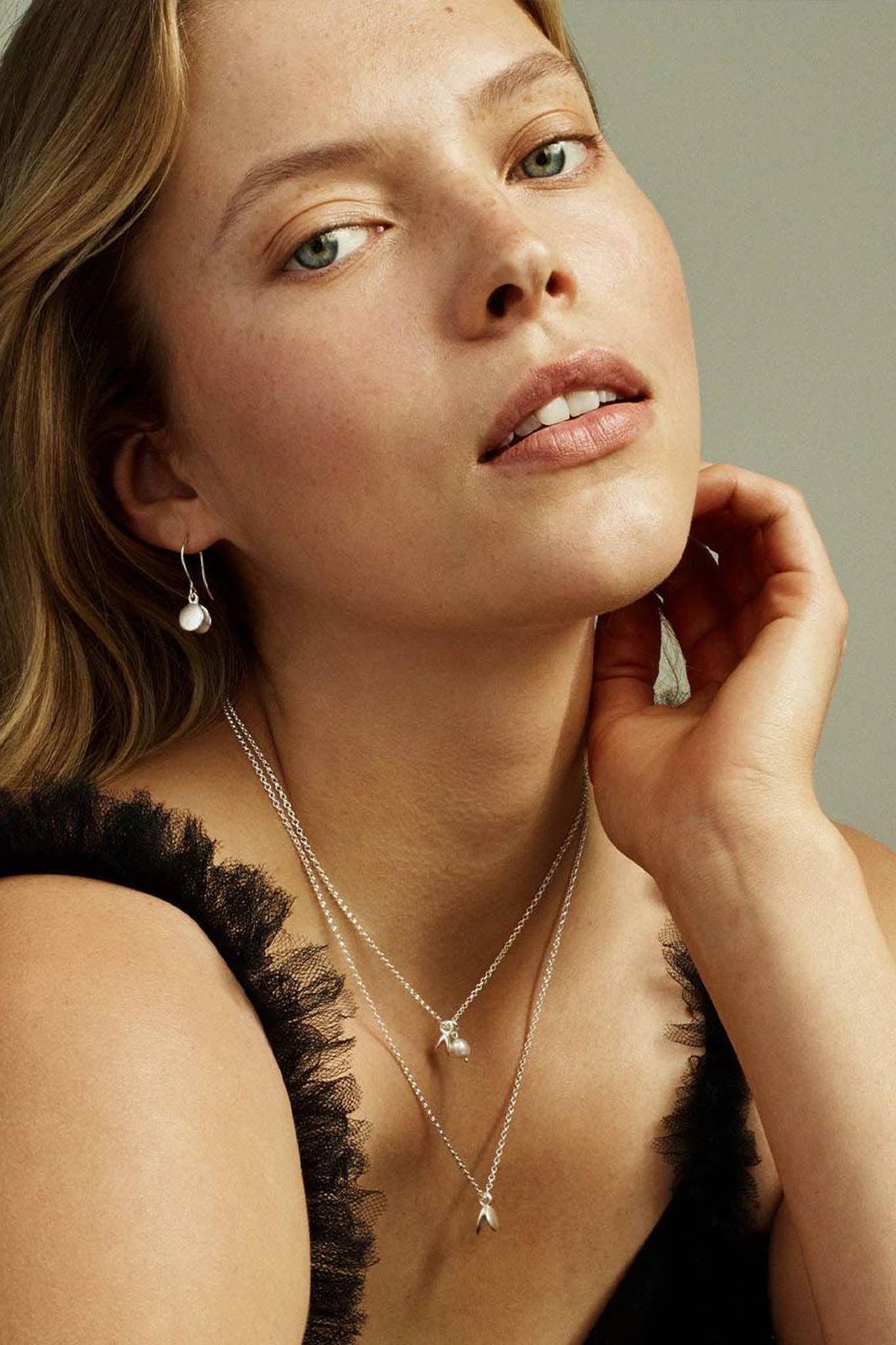 Kalevala Onnenhelmi hopeiset korvakorut Default Title