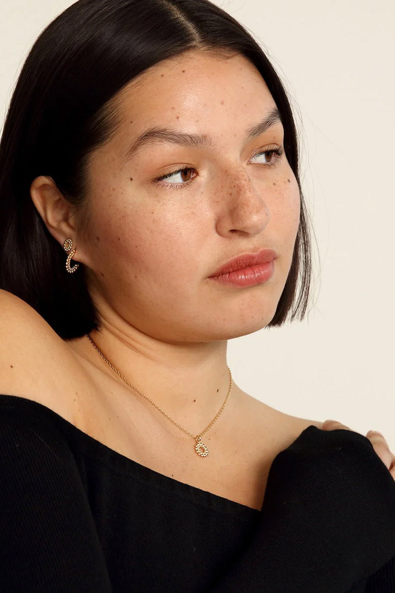 Kalevala Valoisa pronssinen kaulakoru