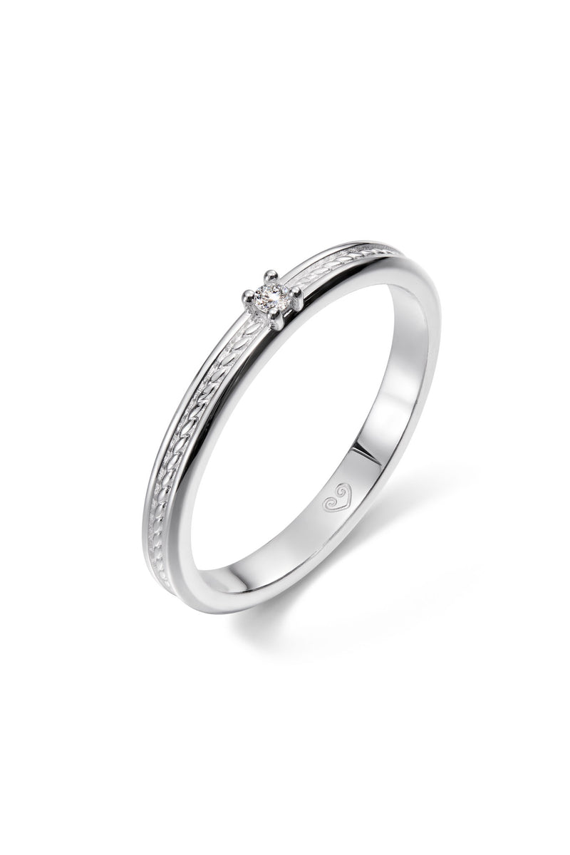 Kalevala Love Ikiaikainen valkokultainen timanttisormus 0,02ct 541000111D tuotekuva