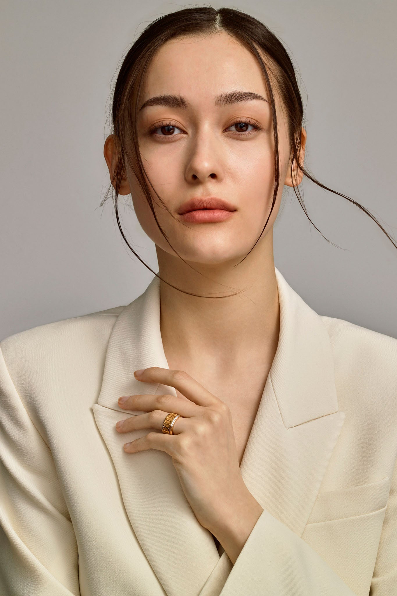 Kalevala Love Legenda valkokultainen sormus 16,0