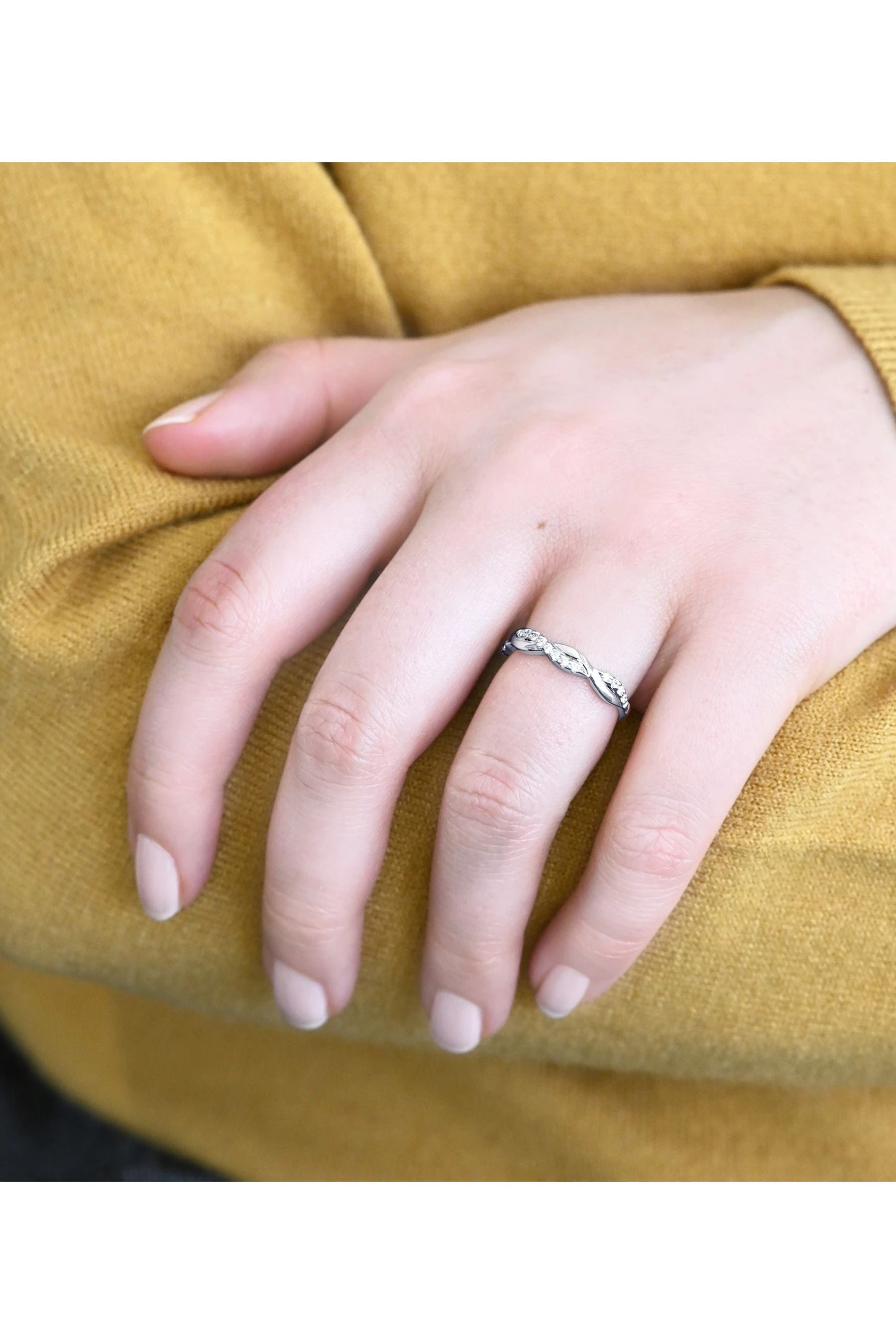 Festive Tiana 16x0,01ct 15,5