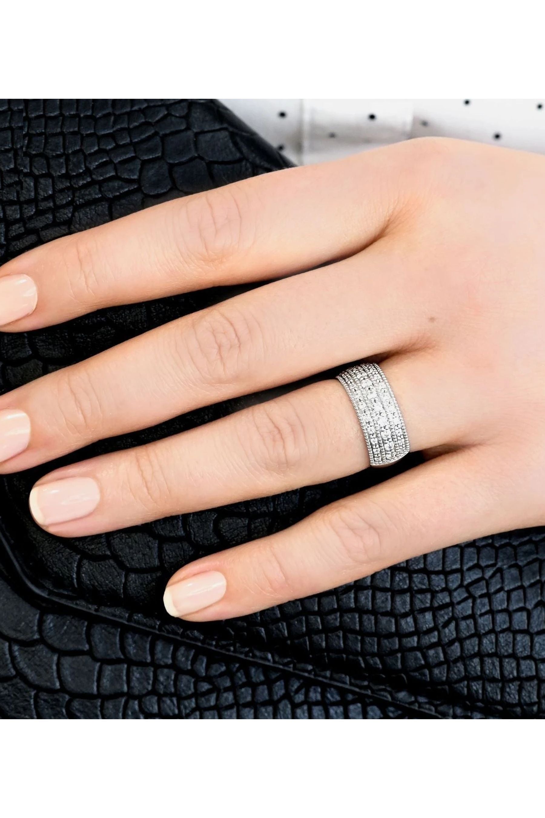 Festive Manuela 10x0,03ct + 22x0,01ct 15,5