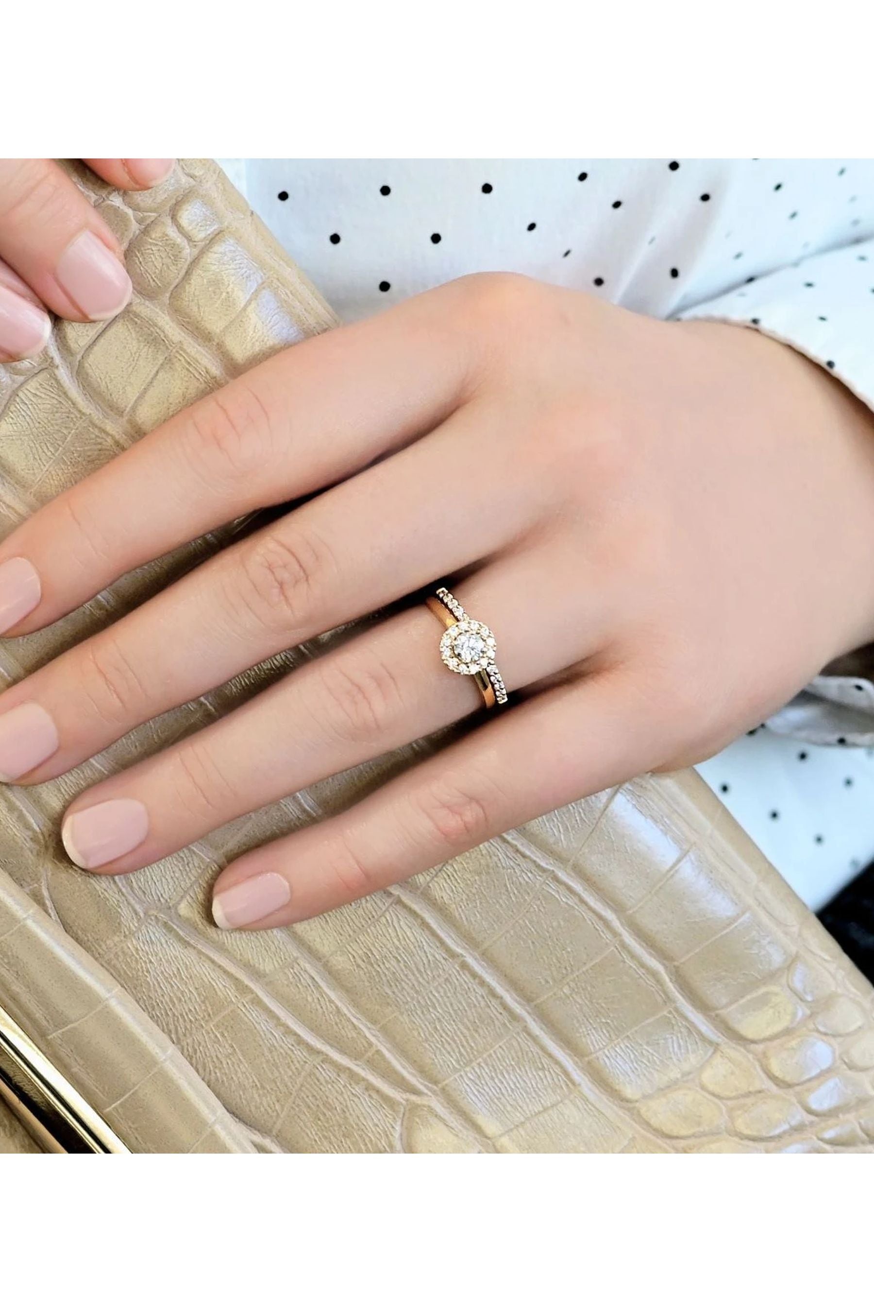 Festive Annabella Halo 0,18ct + 10x0,01ct 15,5