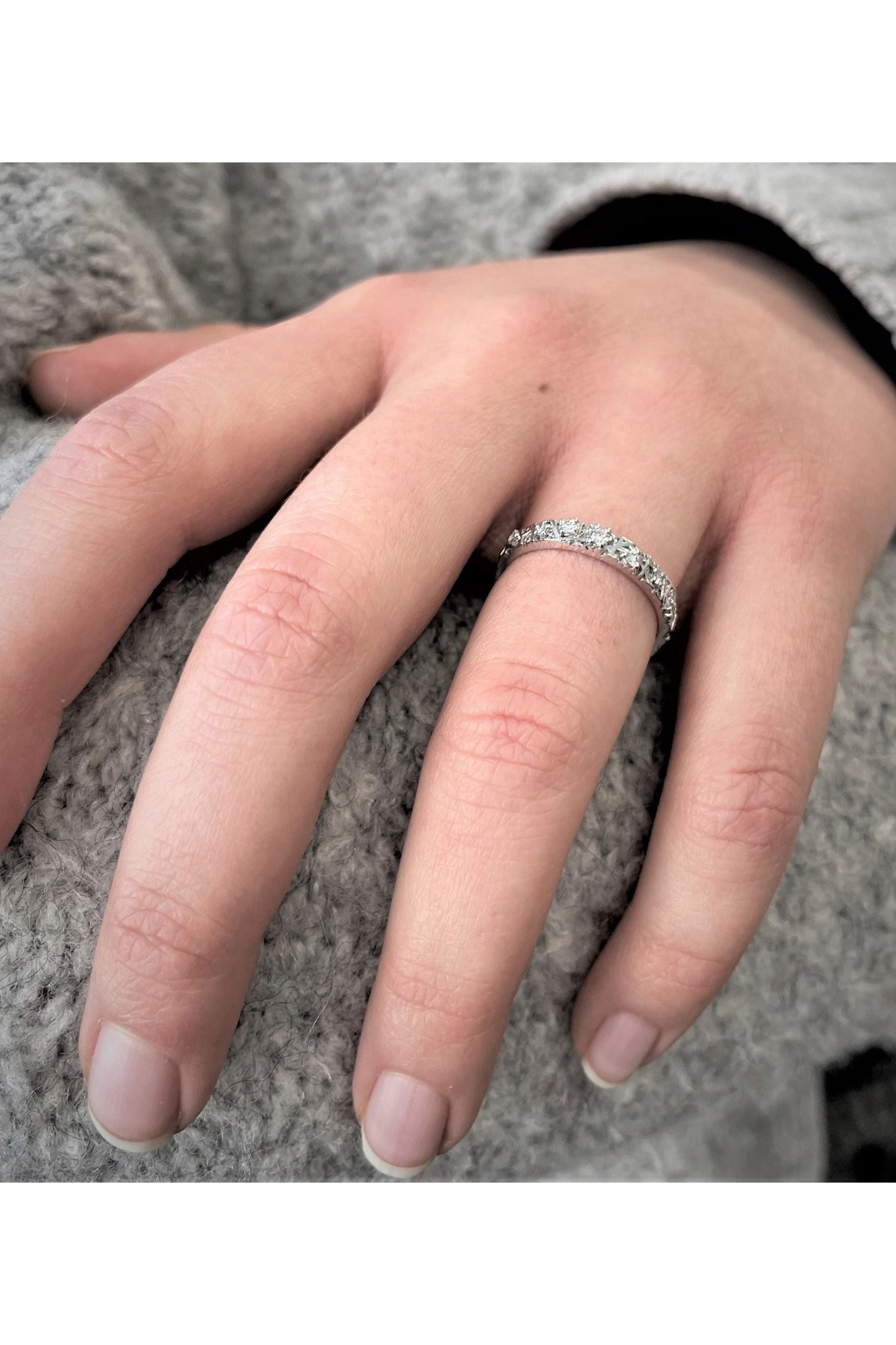 Festive Routa 0,03ct + 2x0,02ct + 4x0,01ct 15,5