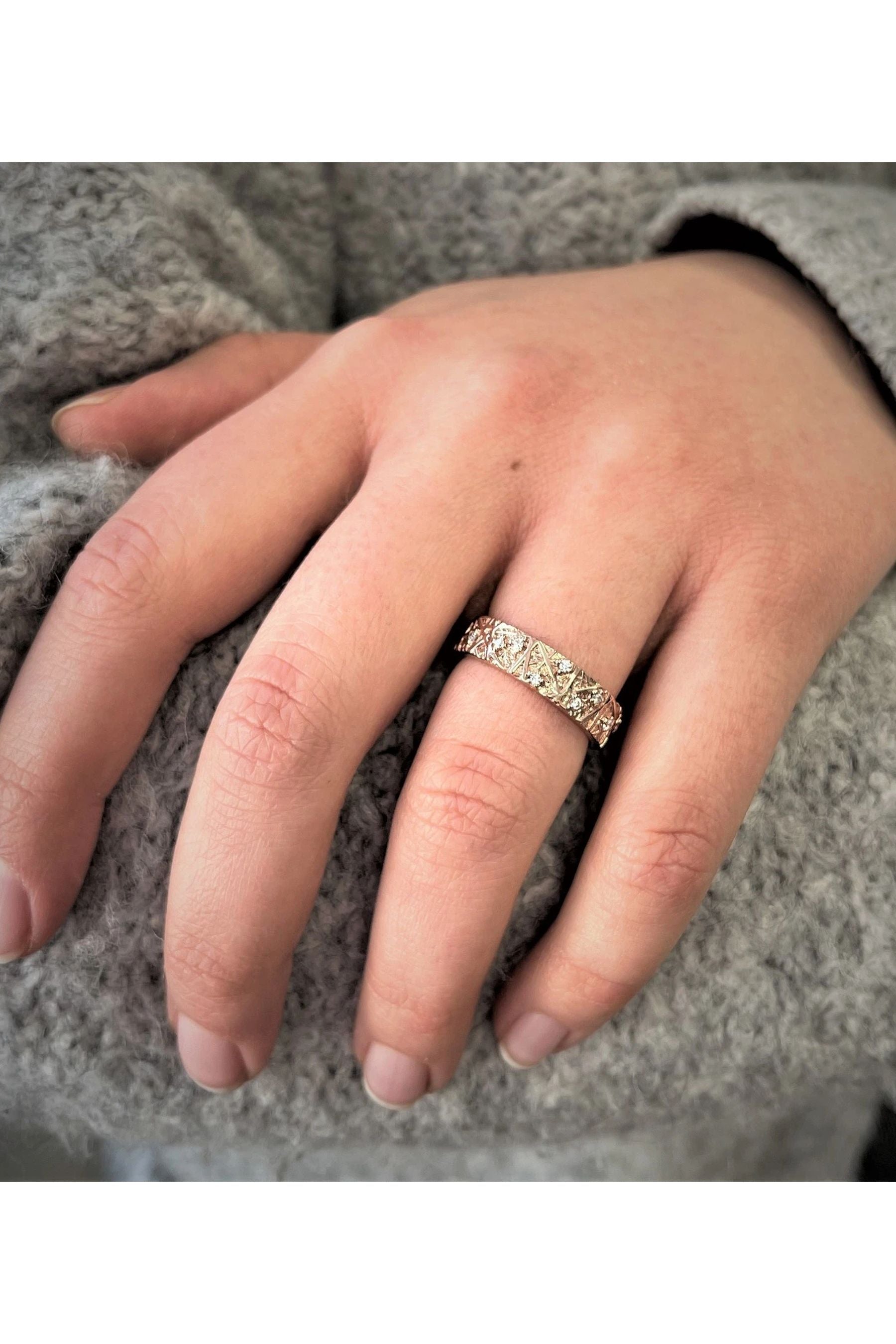 Festive Routa 9x0,01ct 15,5