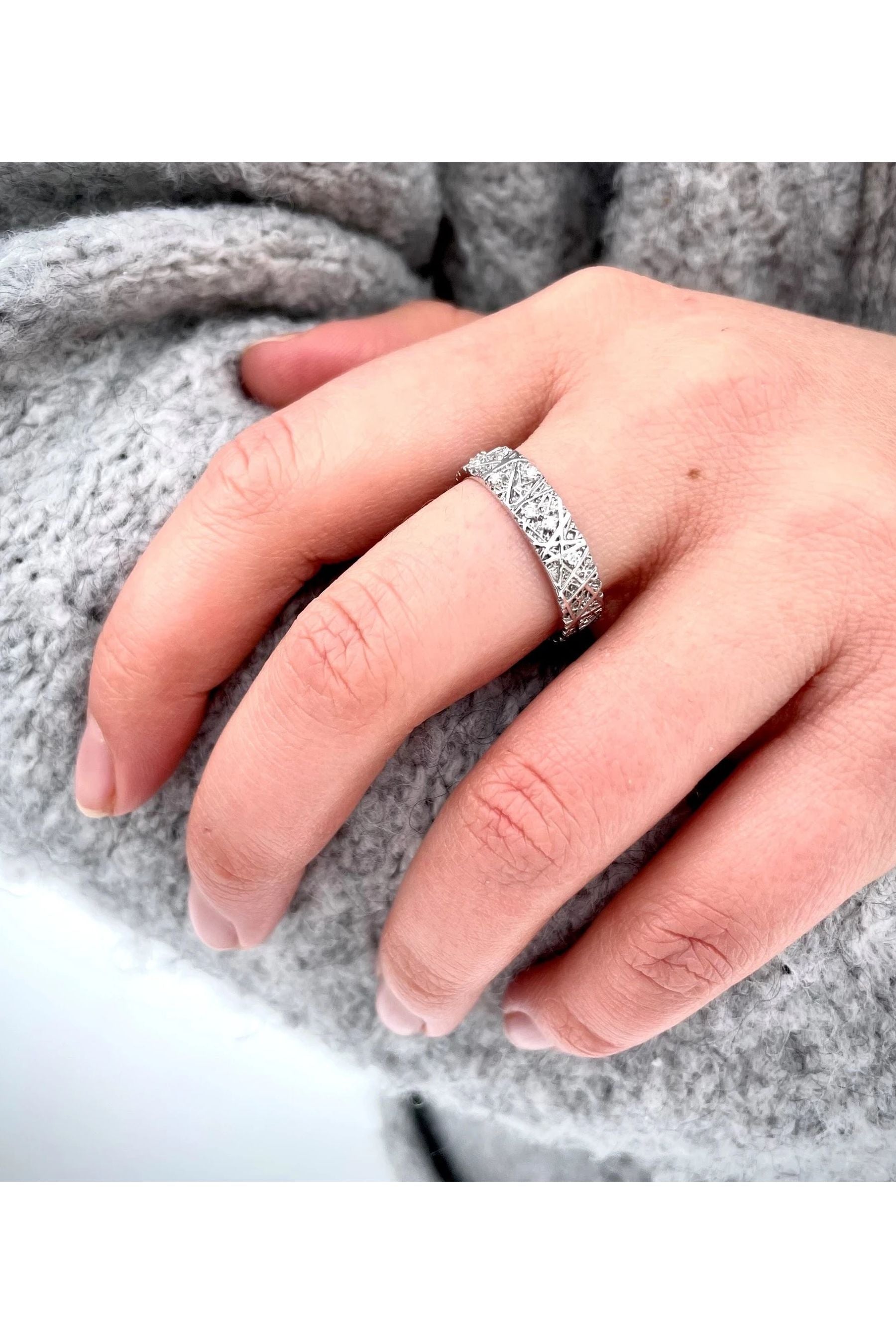 Festive Routa 9x0,01ct 15,5