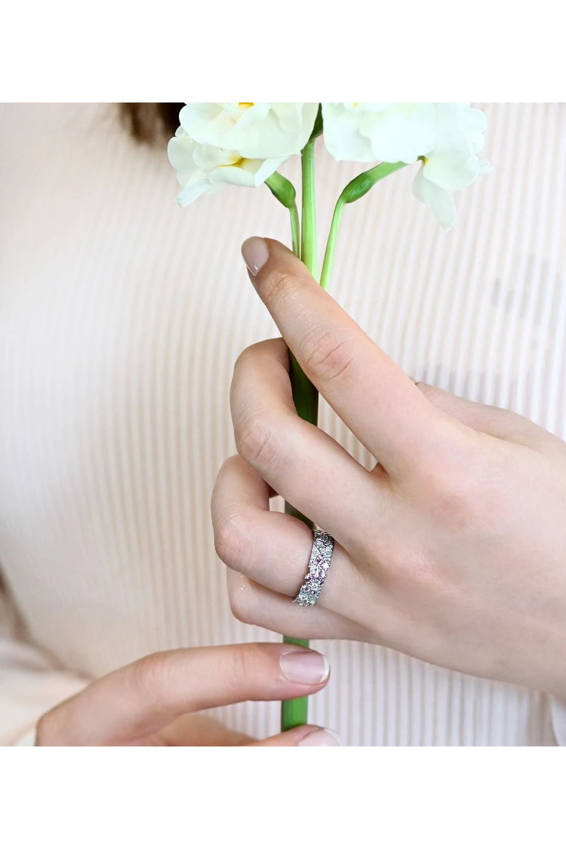 Festive Routa Rakka Pink 0,03ct + 5x0,01 + Pinkki Safiiri + Turmaliini 15,5