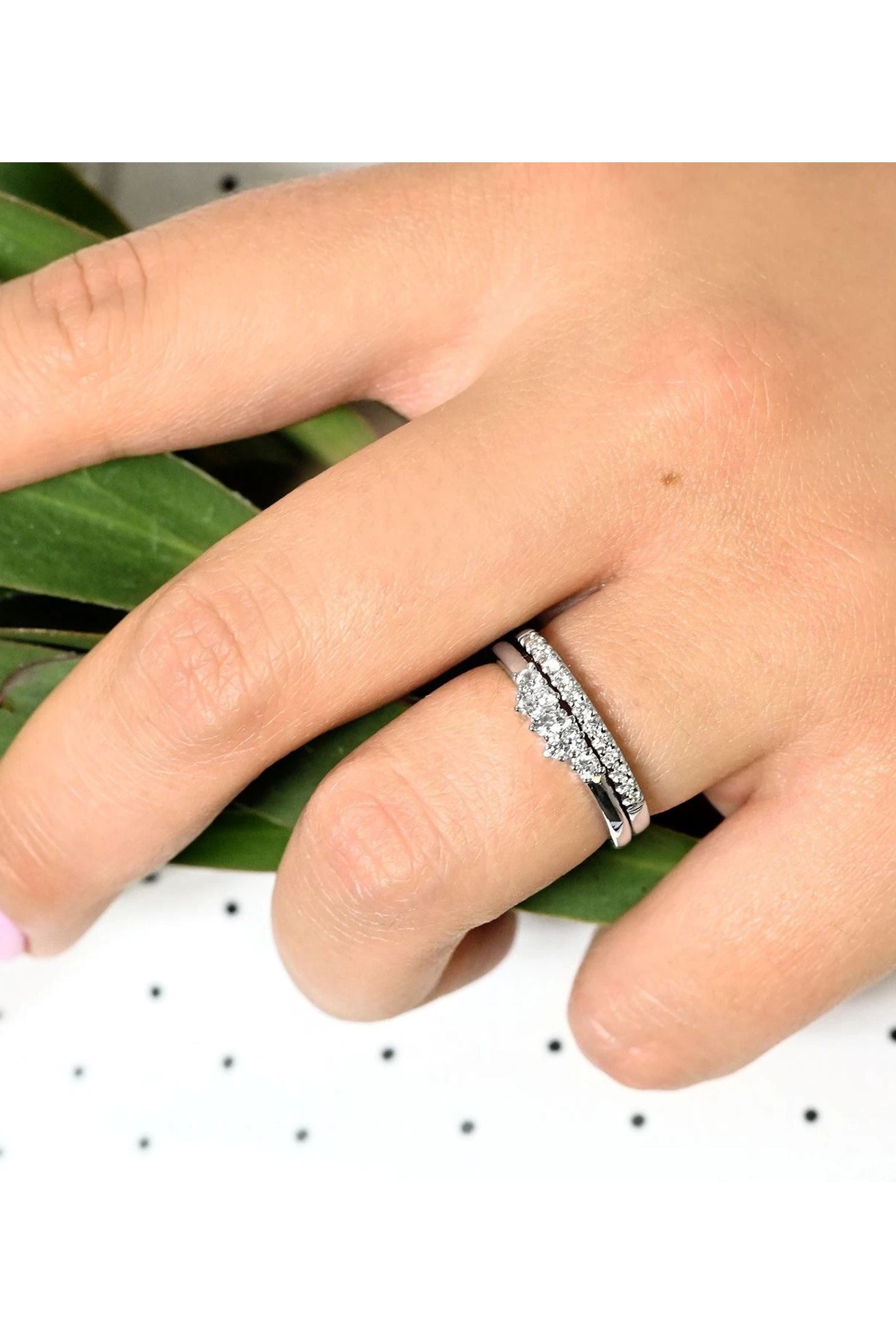 Festive Nadja 0,05ct + 2x0,03ct + 2x0,02ct + 3x0,01ct 15,5