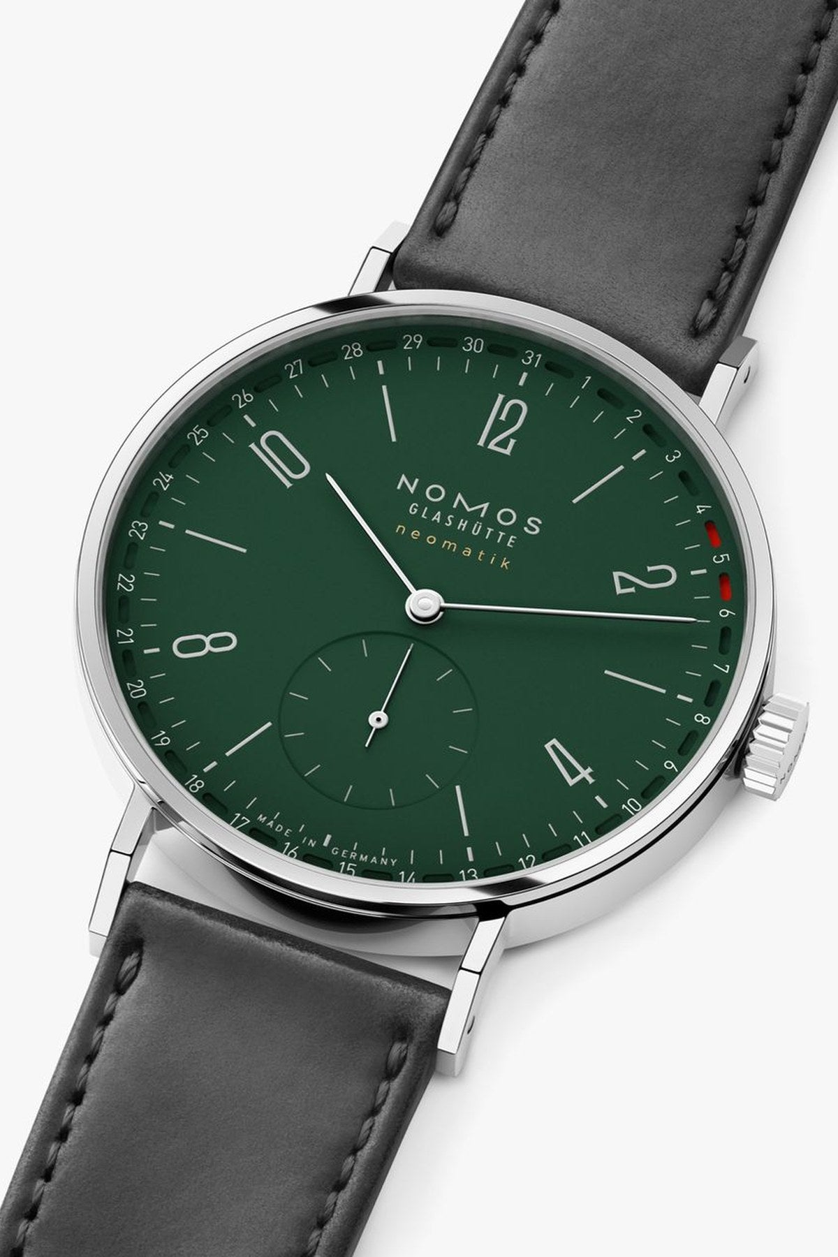 Nomos Tangente 148 musta nahkaranneke ja vihreä kellotaulu