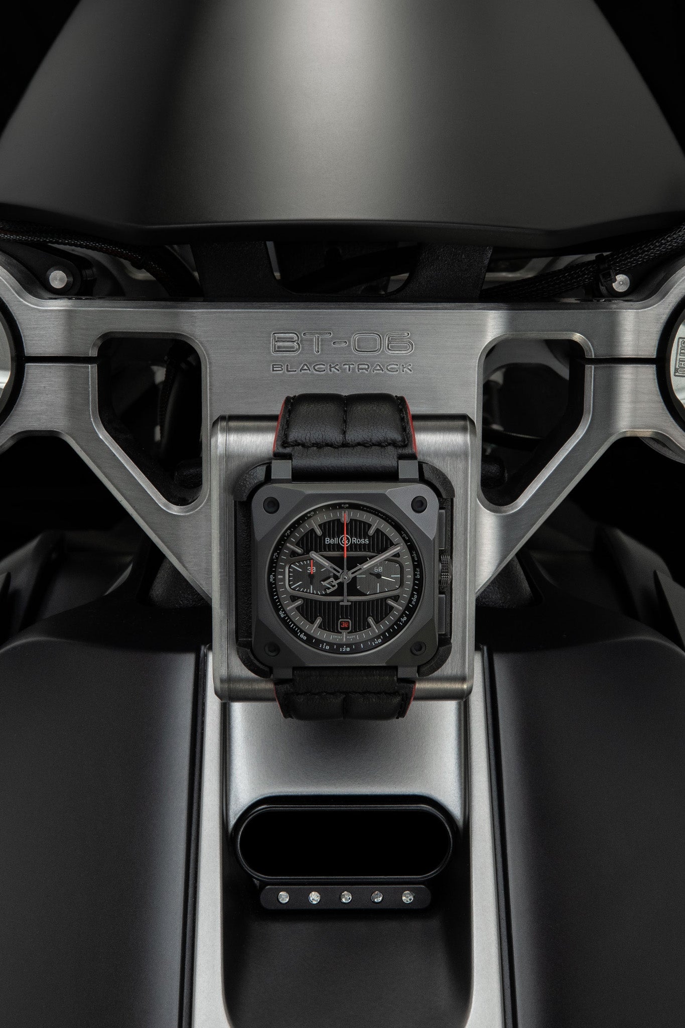 Bell & Ross BR 03-94 Blacktrack Limited Edition rannekello