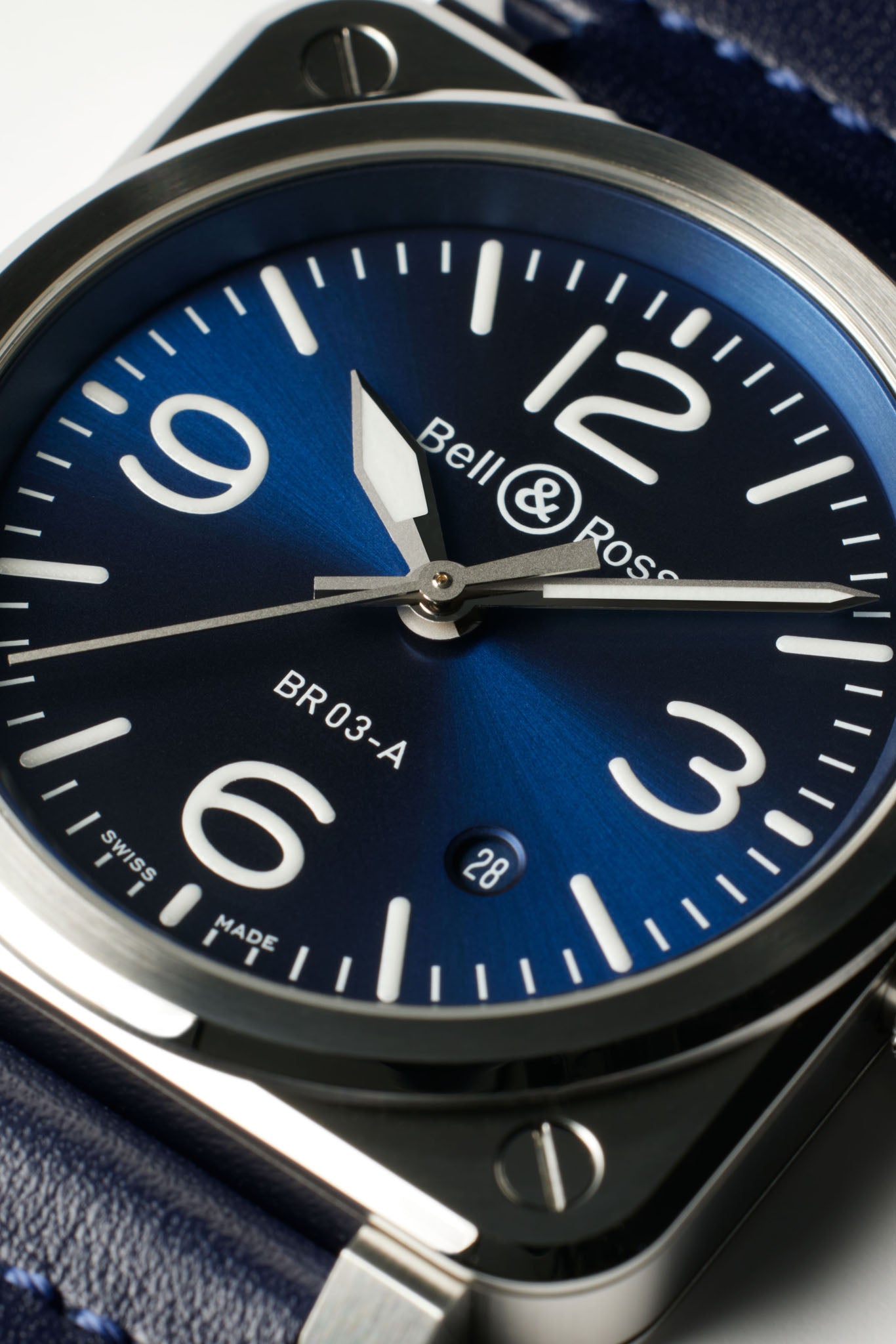 Bell & Ross BR 03-A Blue Steel rannekello