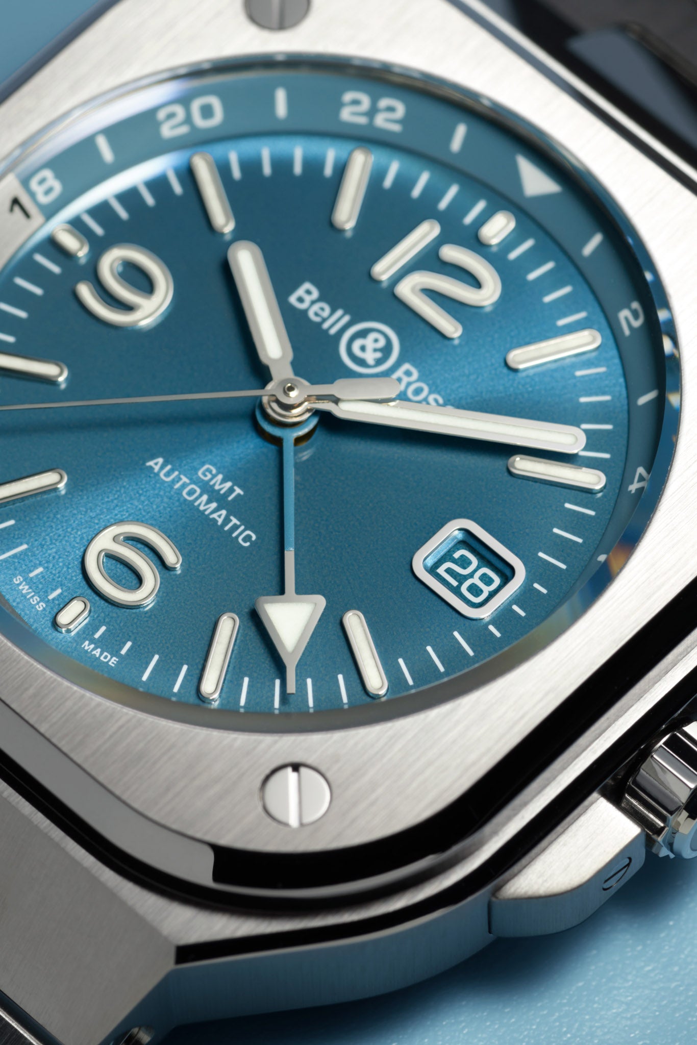 Bell & Ross BR 05 GMT Sky Blue rannekello