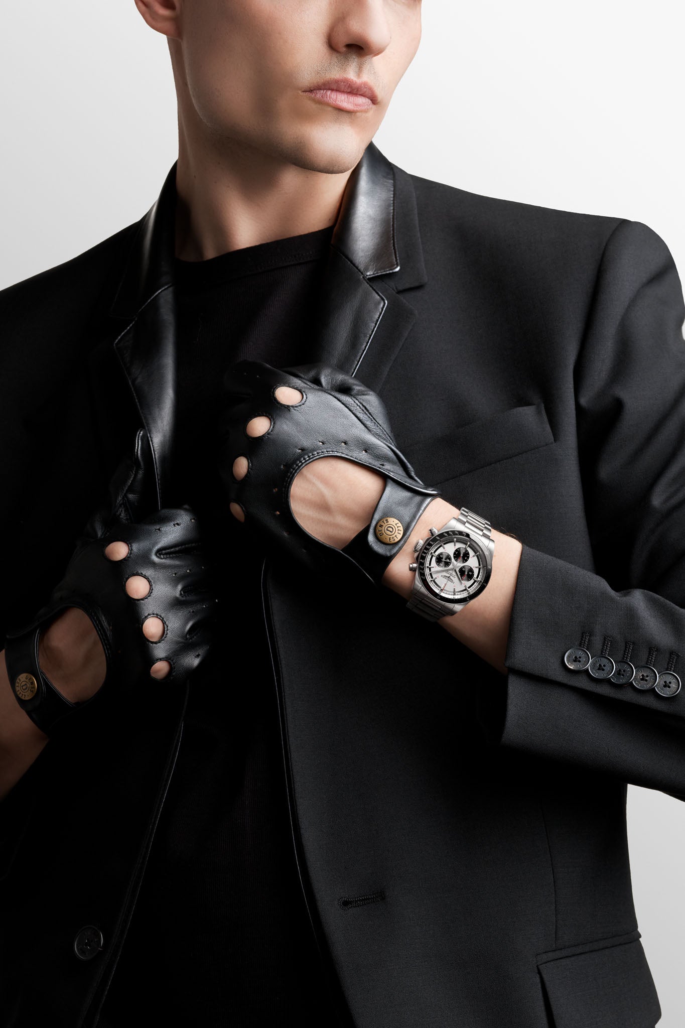Longines Conquest Chronograph rannekello