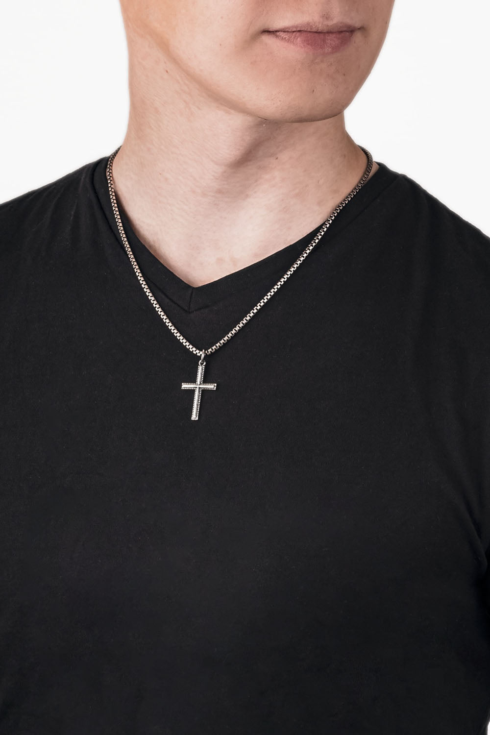 Lumoava Ilmari -risti kaulakoru 50cm