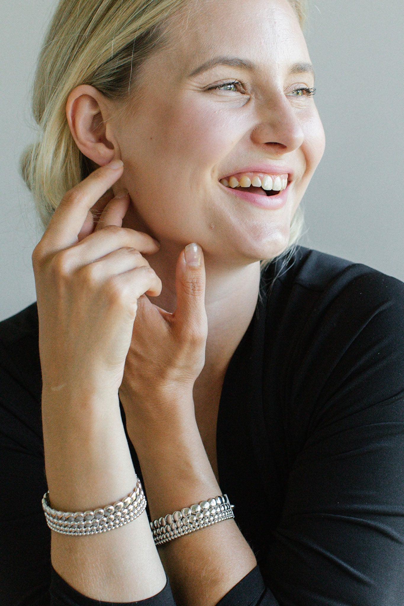 Lumoava Aika hopeinen rannekoru