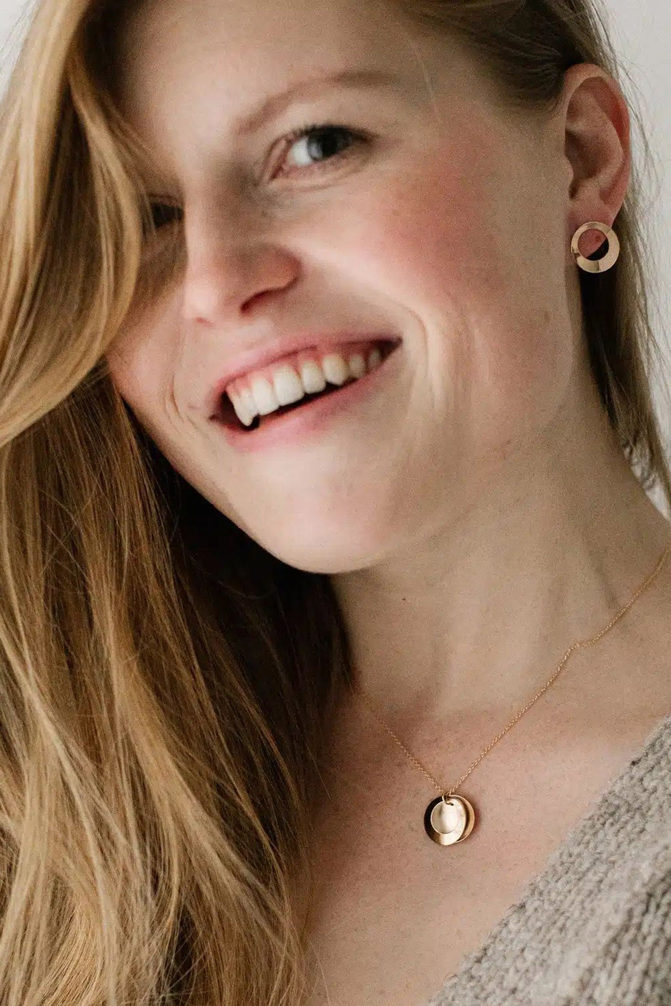 Lumoava Salaisuus kultainen kaulakoru