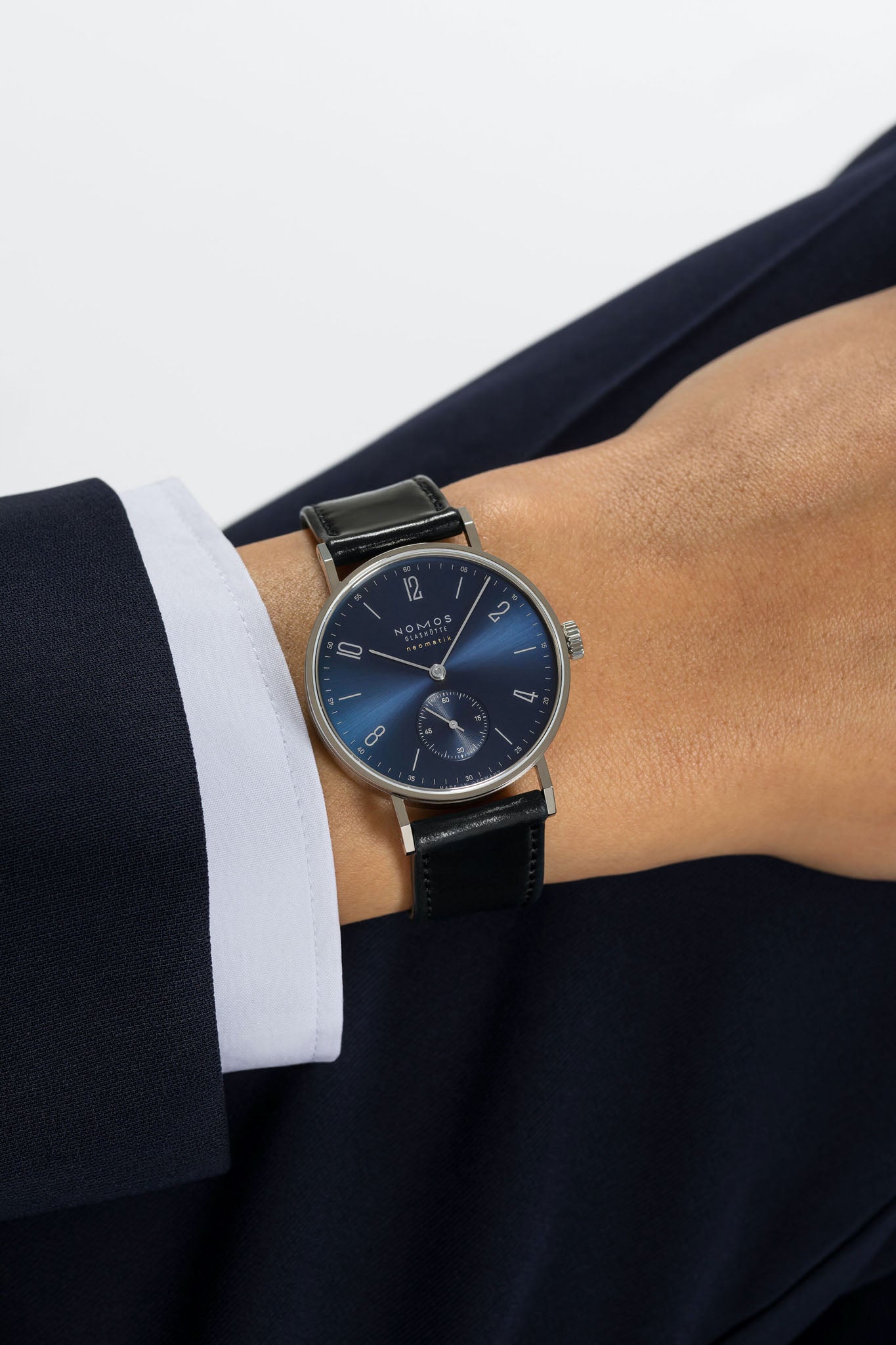 Nomos Tangente Neomatik 35 Blue Gold rannekello Default Title