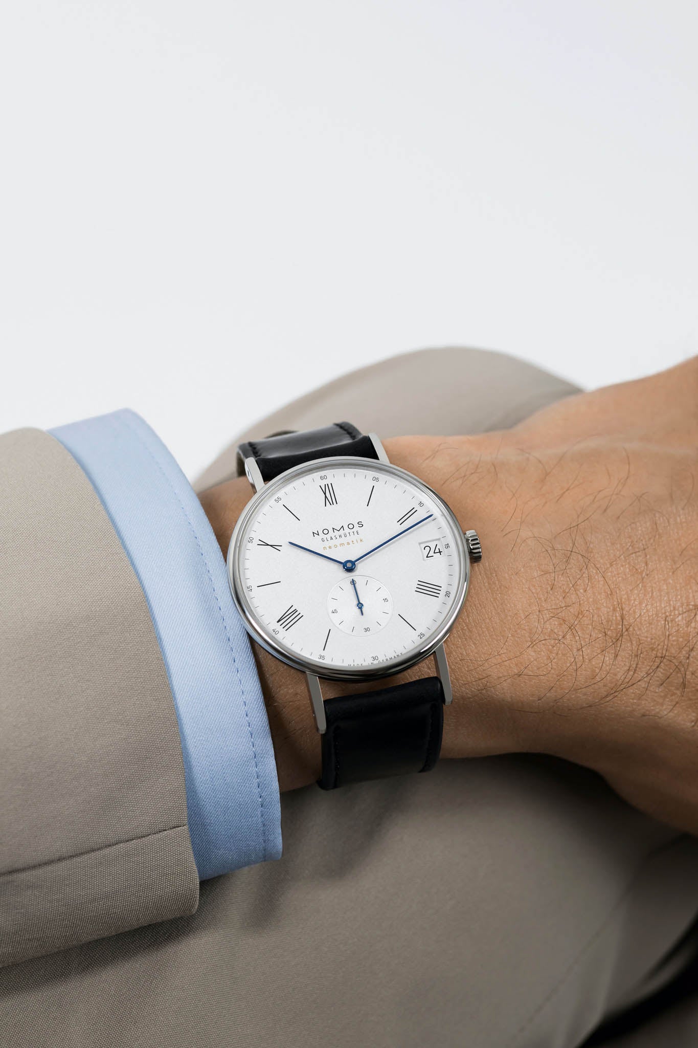 Nomos Ludwig Neomatik 41 Date rannekello Default Title