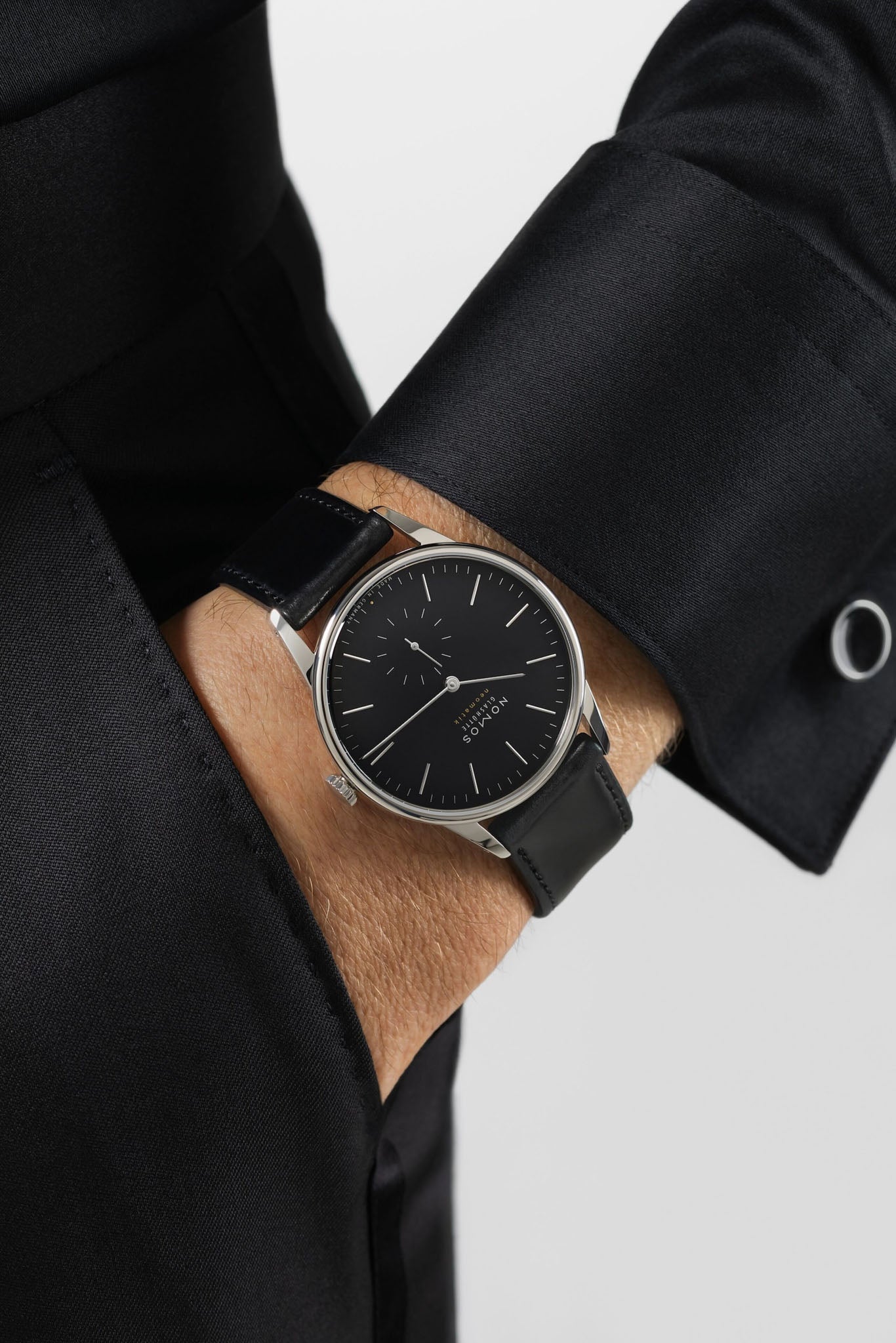 Nomos Glashütte Orion Neomatik 39 New Black rannekello