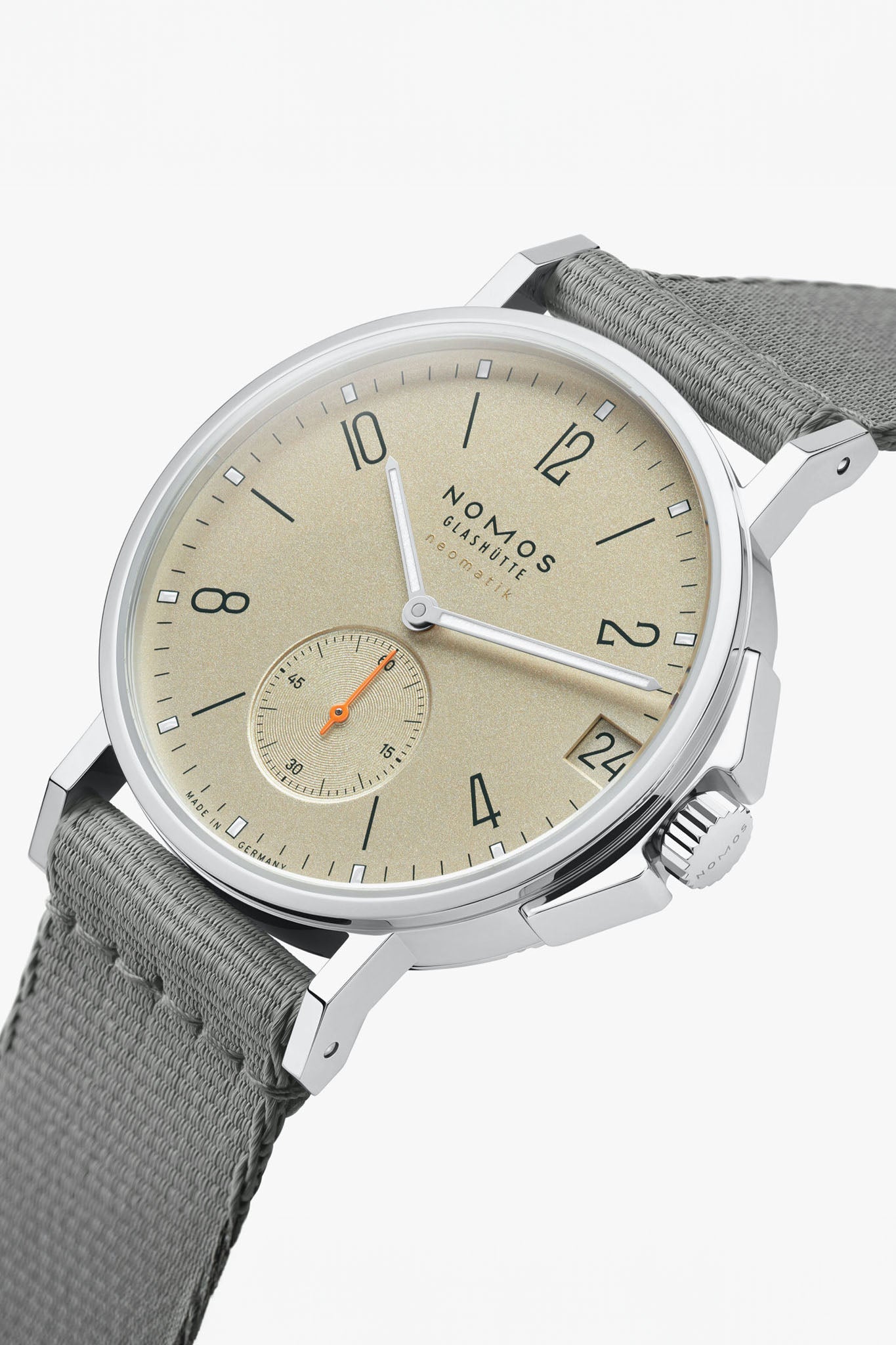 Nomos Glashütte Ahoi Neomatik 38 Date Sand rannekello