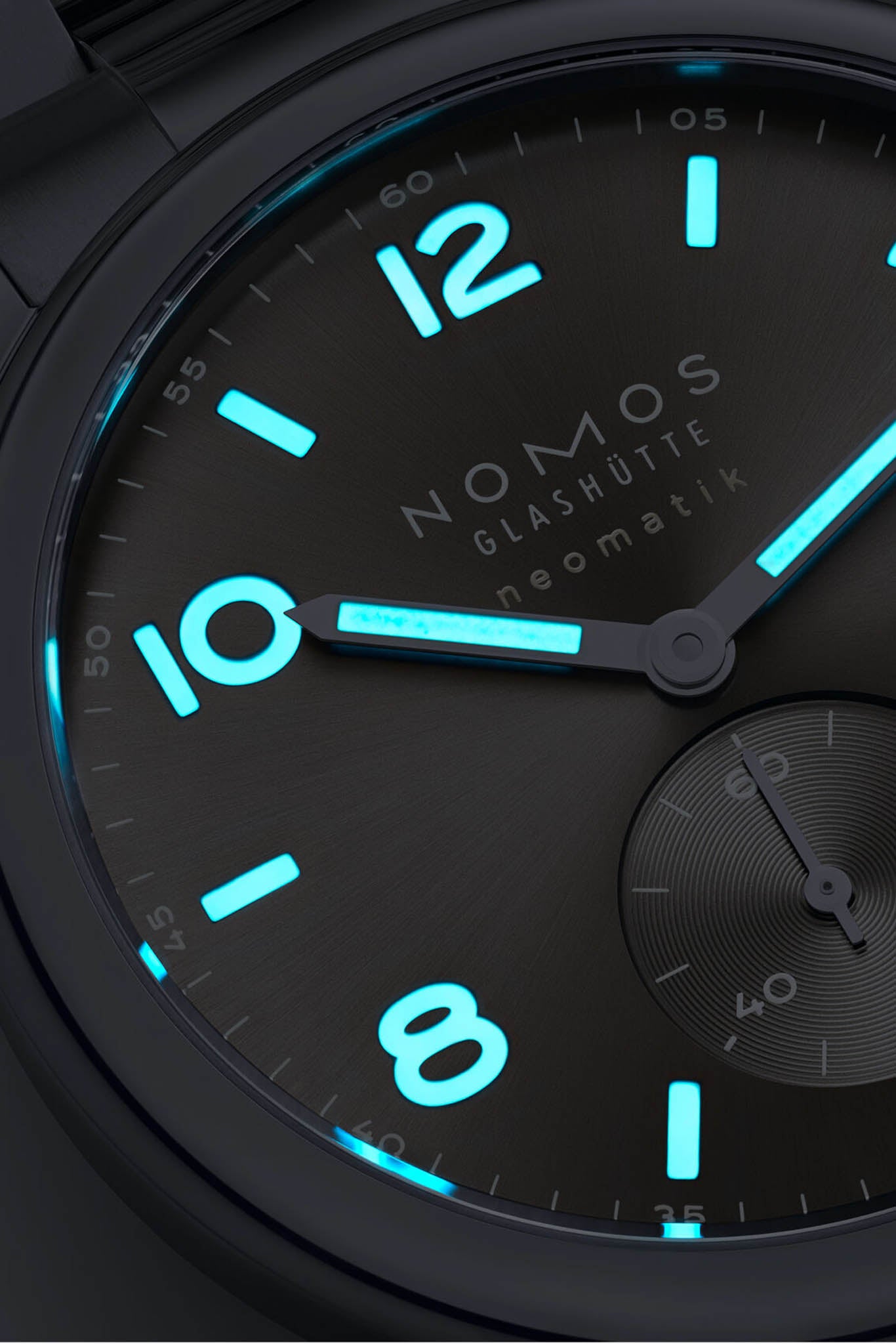 Nomos Glashütte Club Sport Neomatik 39 Smoke rannekello