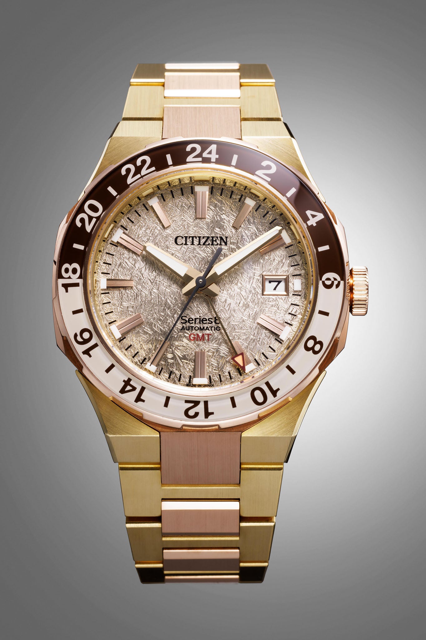 Citizen Series8 GMT 880 Limited Edition rannekello