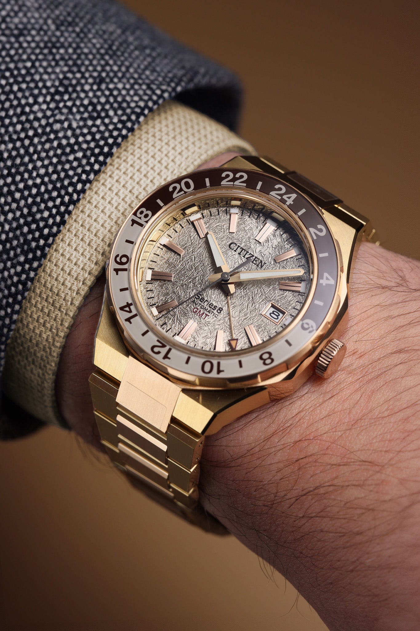 Citizen Series8 GMT 880 Limited Edition rannekello