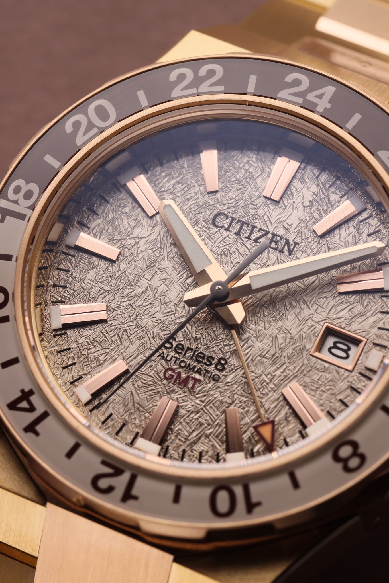 Citizen Series8 GMT 880 Limited Edition rannekello