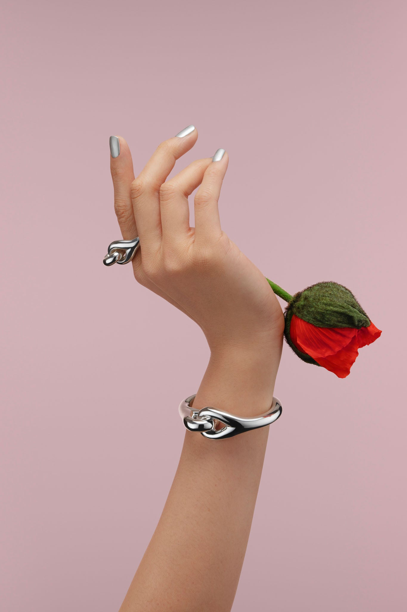 Efva Attling Soulmate Cuff hopeinen rannekoru