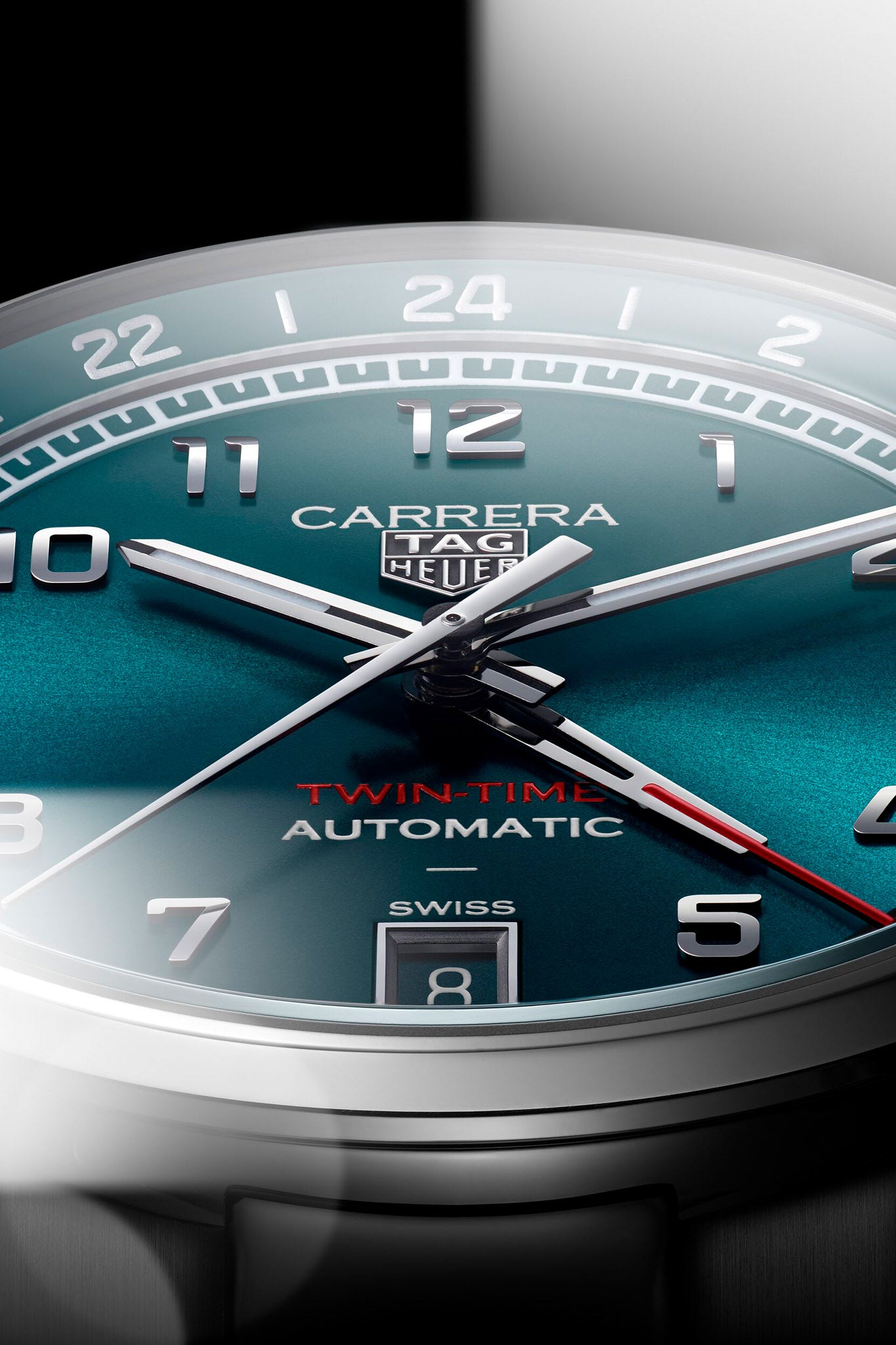 TAG Heuer Carrera Date Twin Time rannekello