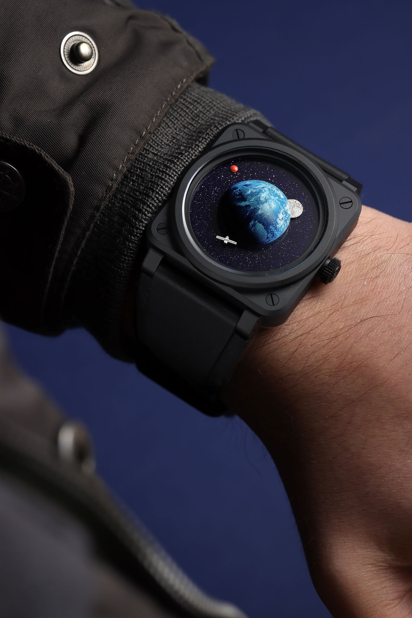 Bell & Ross BR 03-92 Astro Limited Edition rannekello