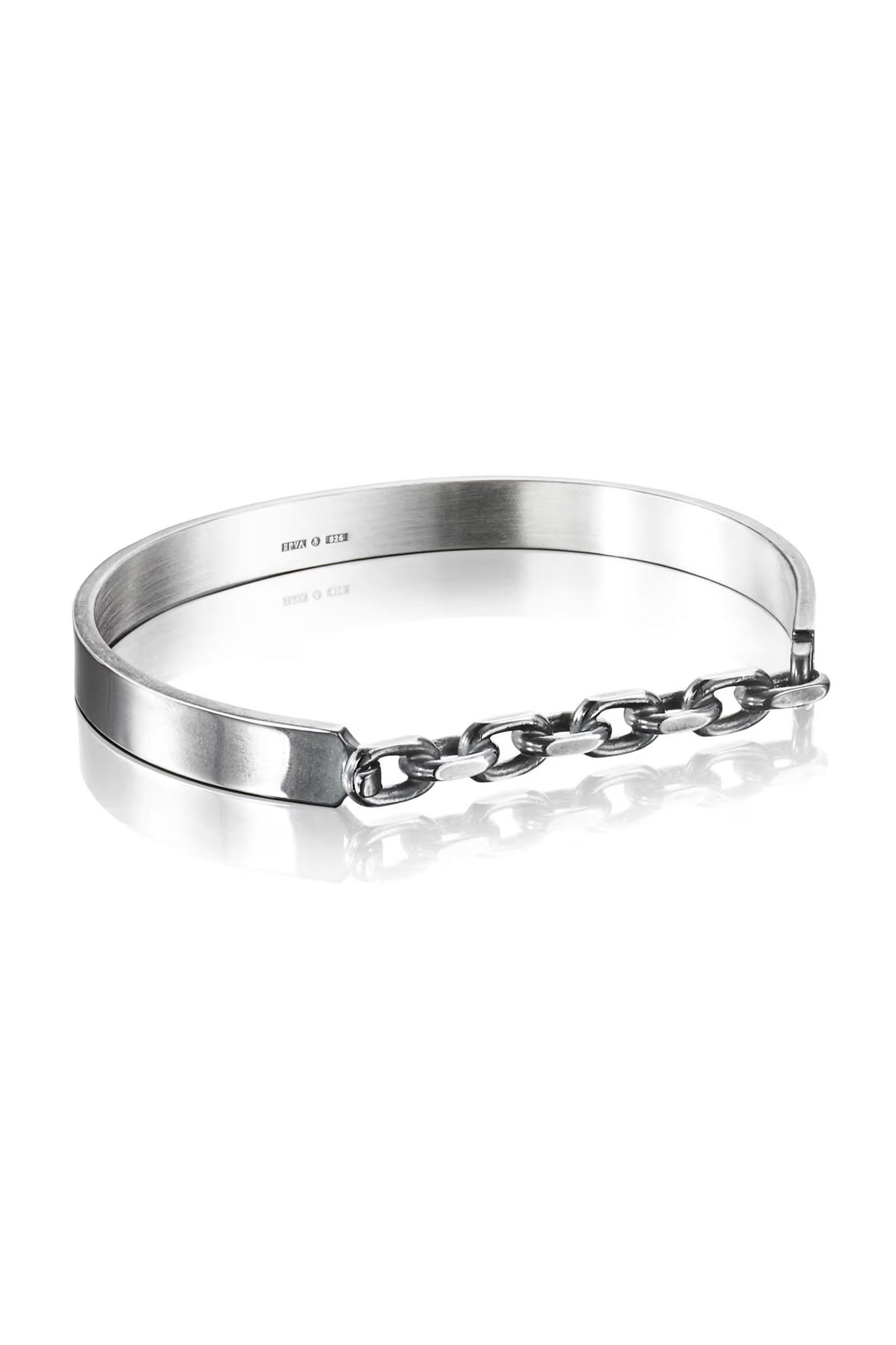 Efva Attling Chain Chain Cuff Black hopeinen rannekoru