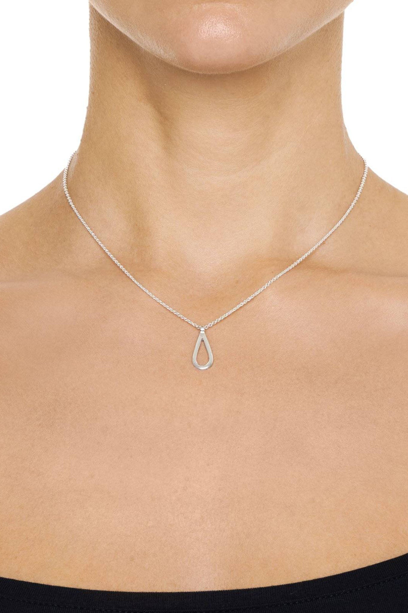 Efva Attling Hooked On A Feeling Necklace hopeinen kaulakoru