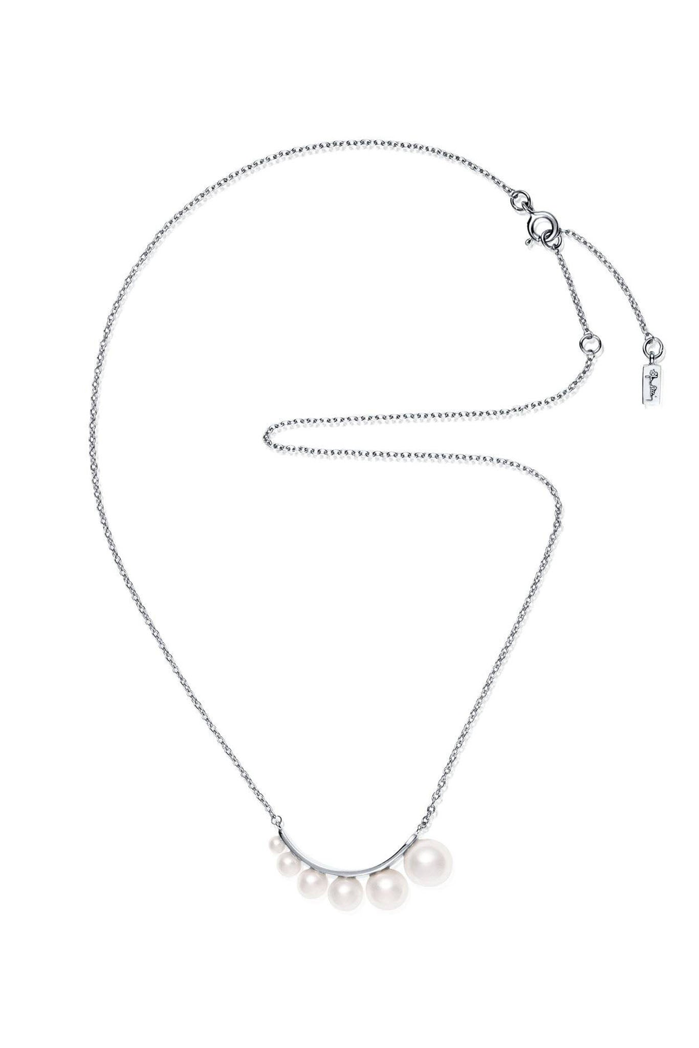 Efva Attling Strings Of Pearls Necklace hopeinen kaulakoru