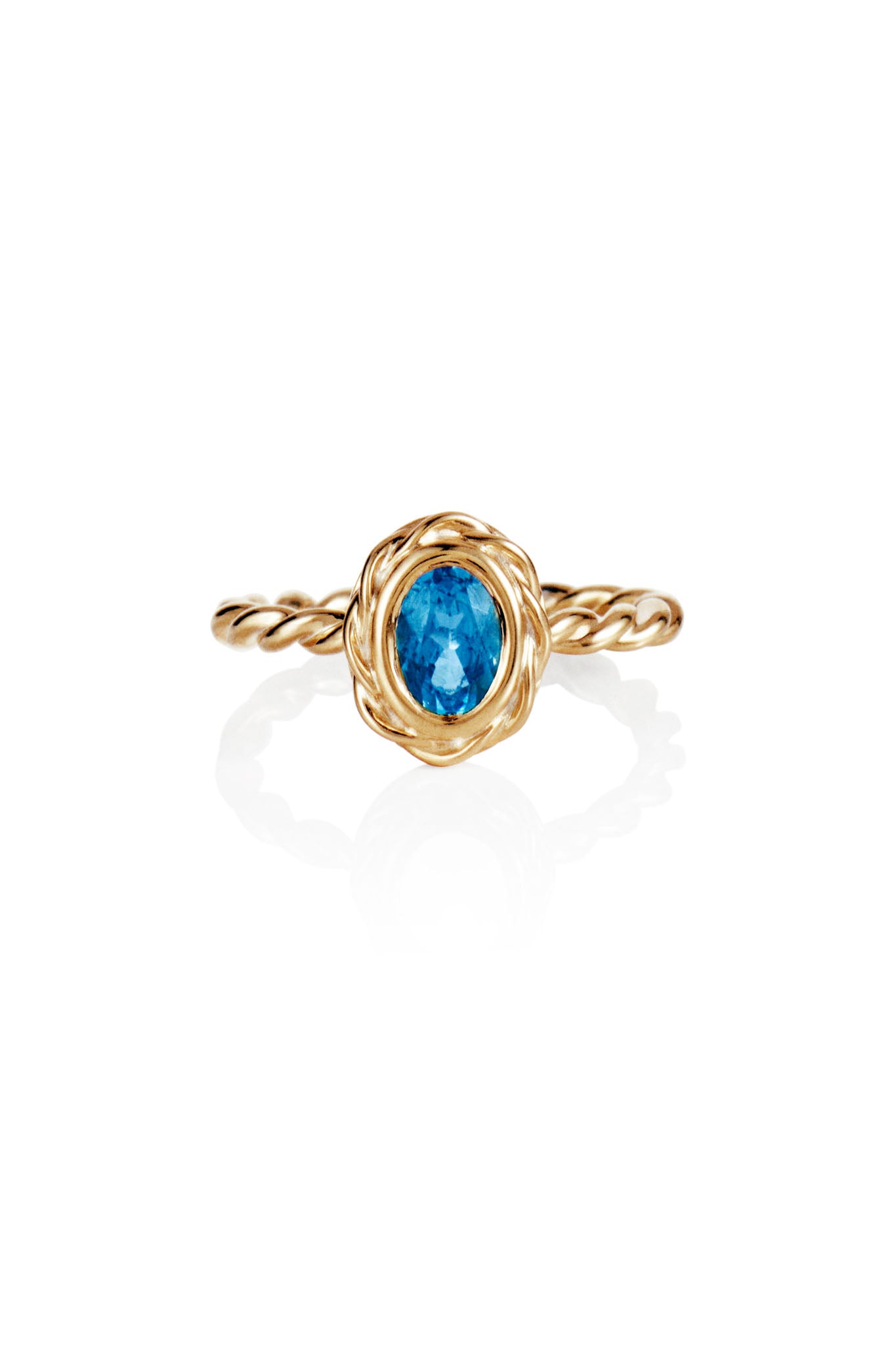 Efva Attling Wrapped Colour Ring, Blue Topaz keltakultainen sormus