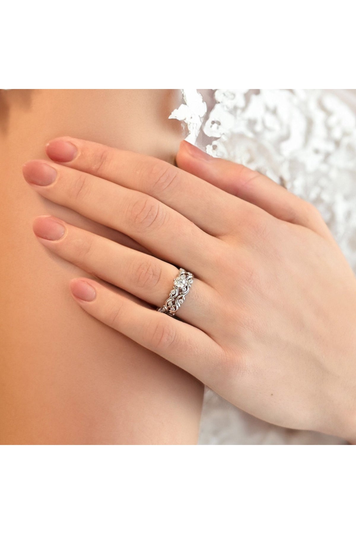 #materiaali_valkokulta (585/14k)|valkokulta (750/18k)|platina (950)