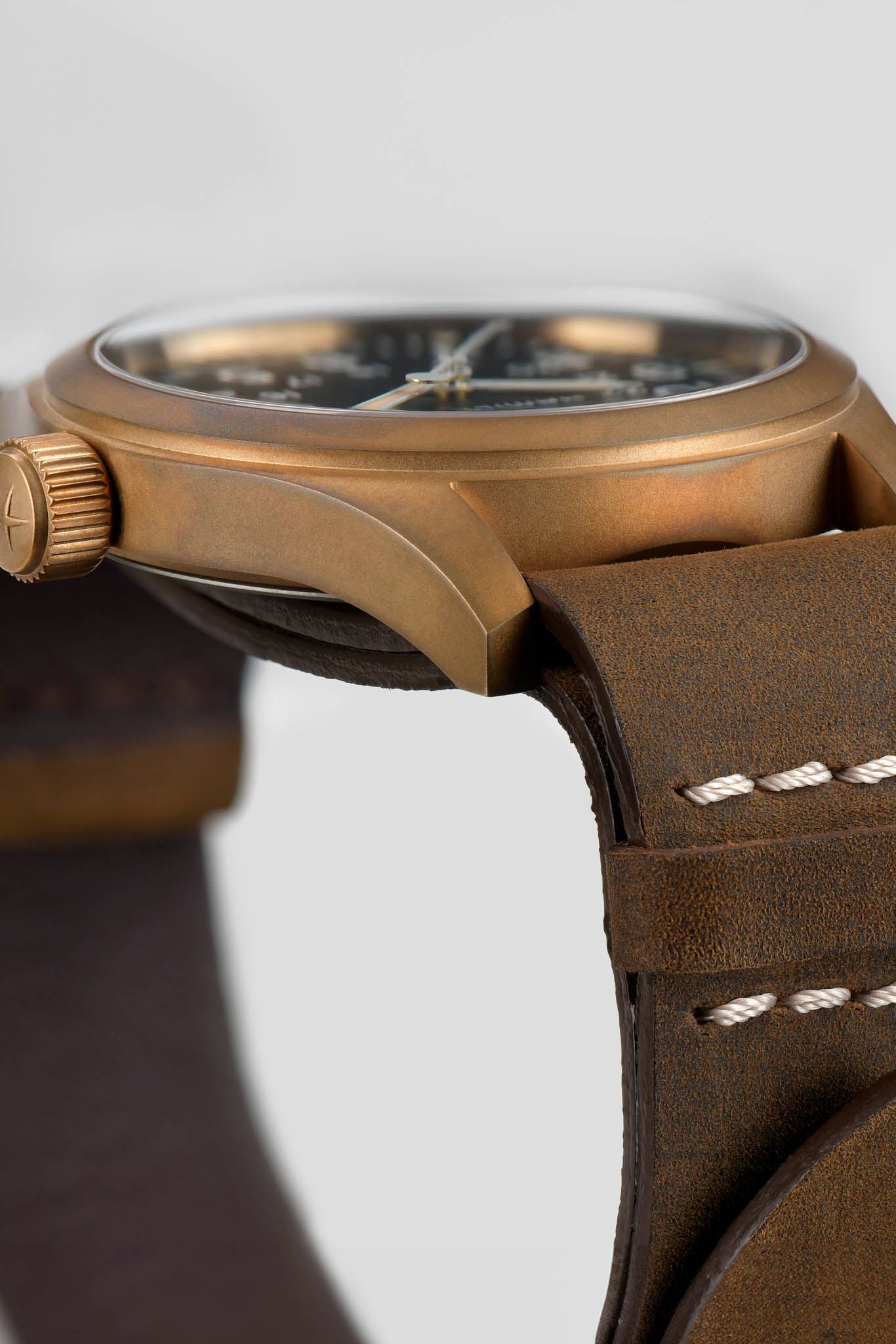 Hamilton Khaki Field 38 Mechanical Bronze rannekello