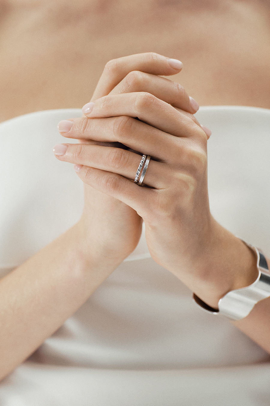 Kalevala Love Ikiaikainen valkokultainen sormus