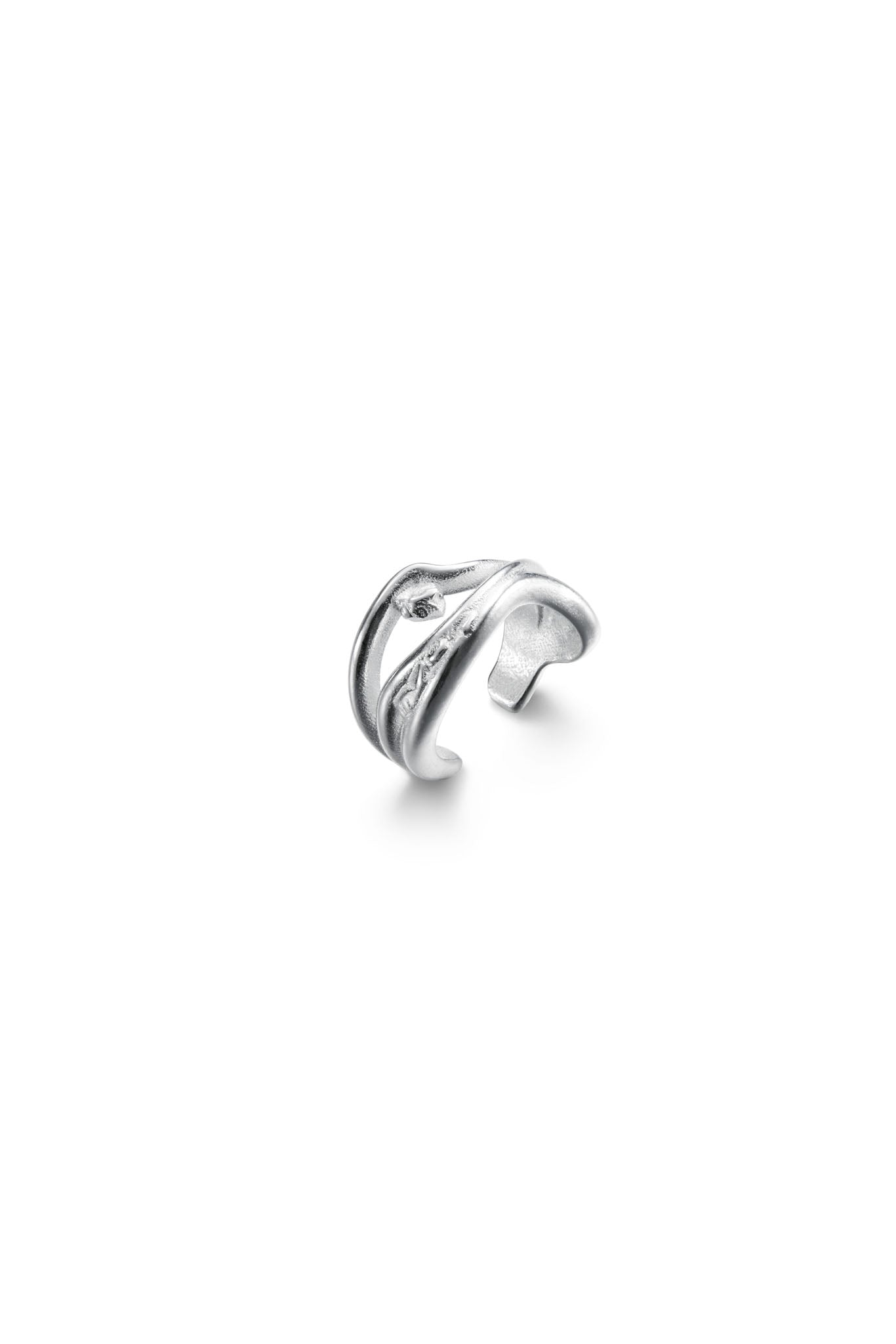 Kalevala Männyt ear cuff hopeinen korvakoru