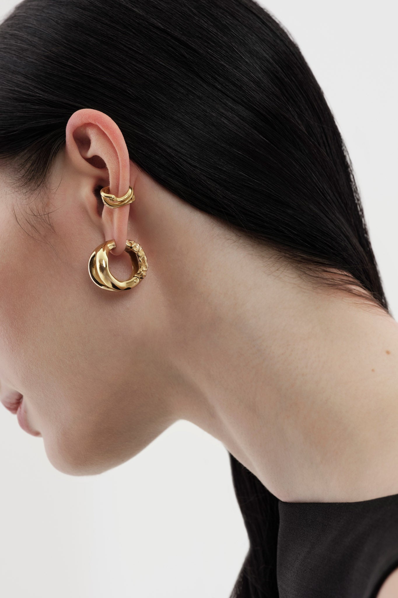 Kalevala Männyt ear cuff pronssinen korvakoru