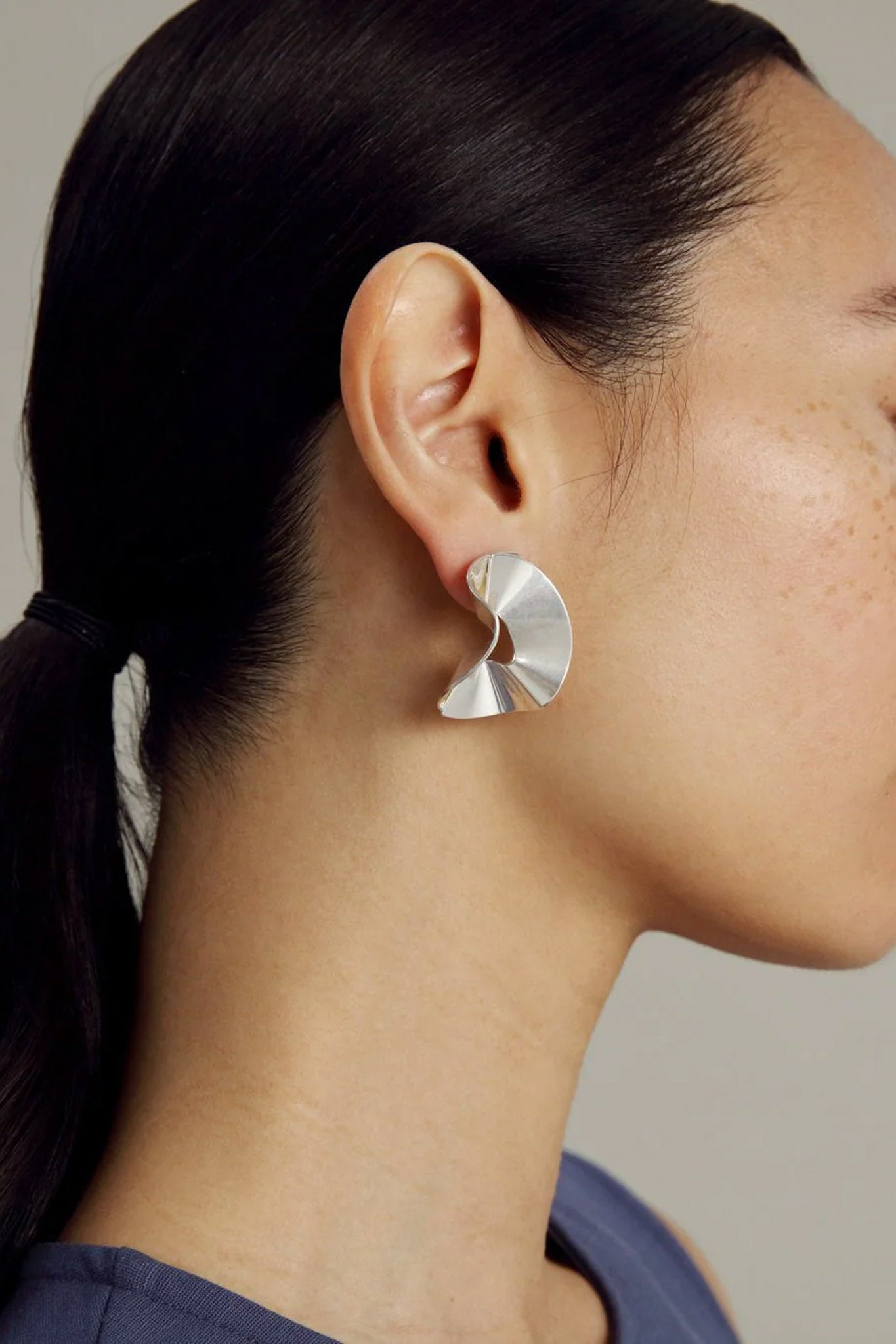 Kalevala Vetovoima hopeiset pyöreät korvakorut