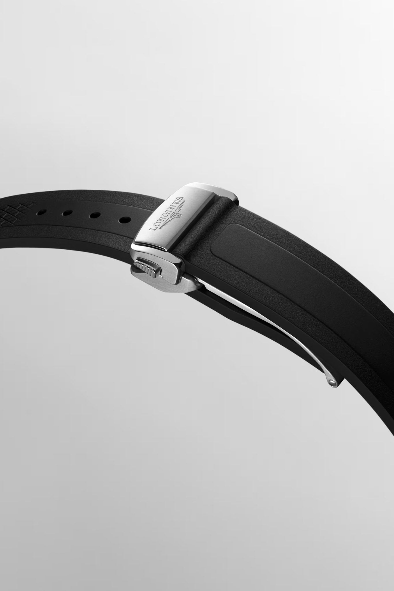 Longines Conquest 38 rannekello